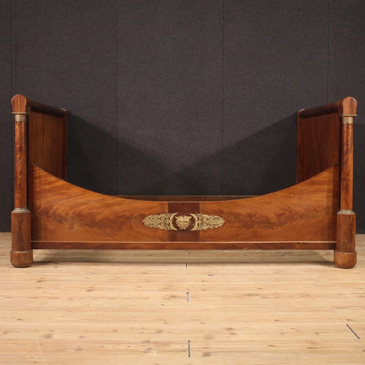 Letto Impero in legno con decorazioni in bronzo e ottone, '800 2
