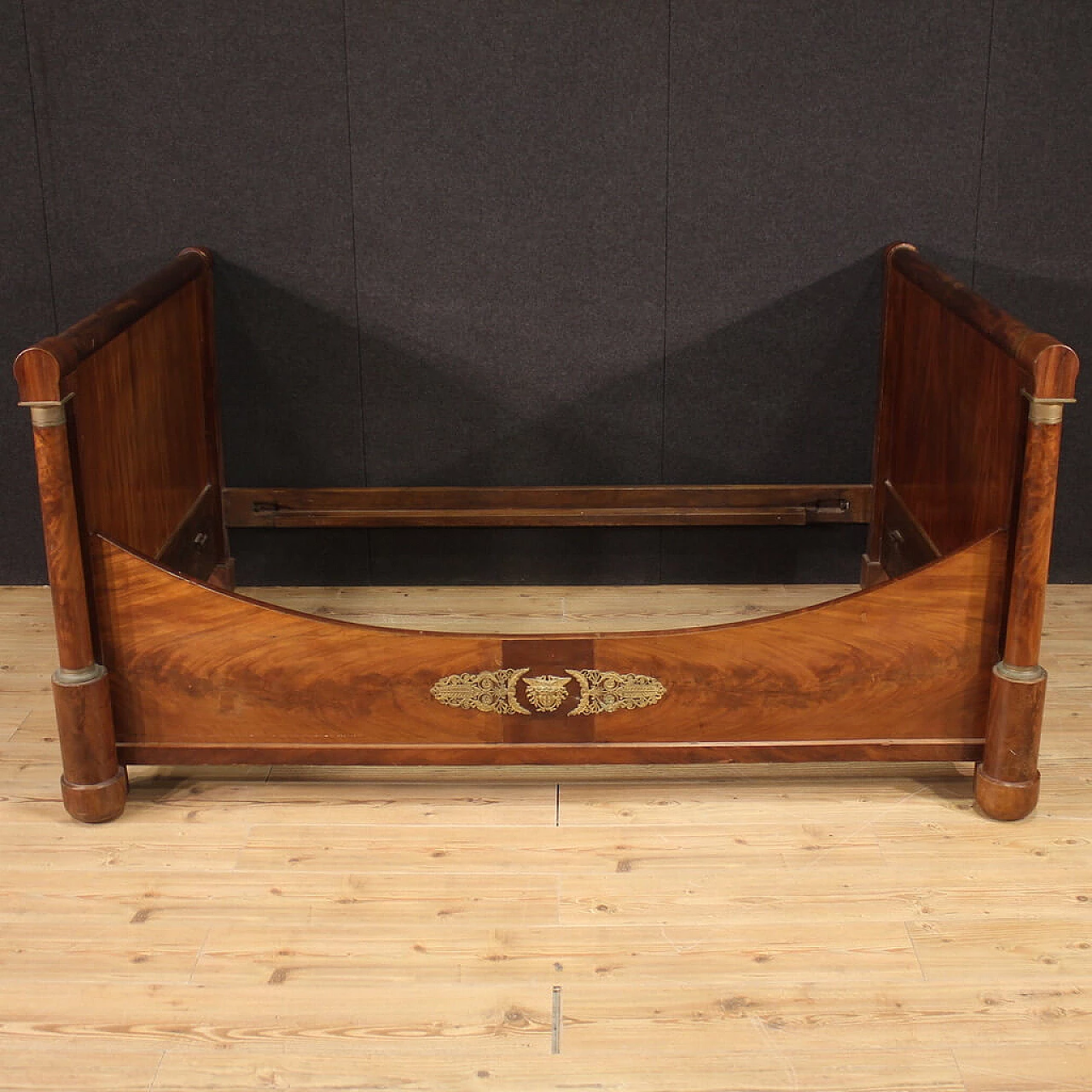 Letto Impero in legno con decorazioni in bronzo e ottone, '800 4