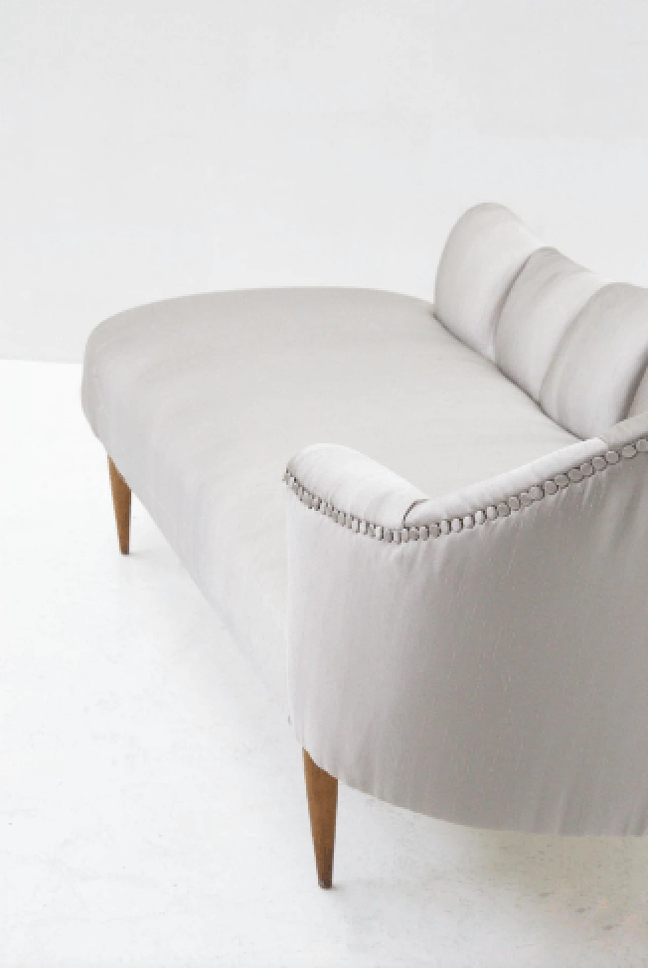 Dormeuse in satin grigio attribuita a Gio Ponti, anni '50 7