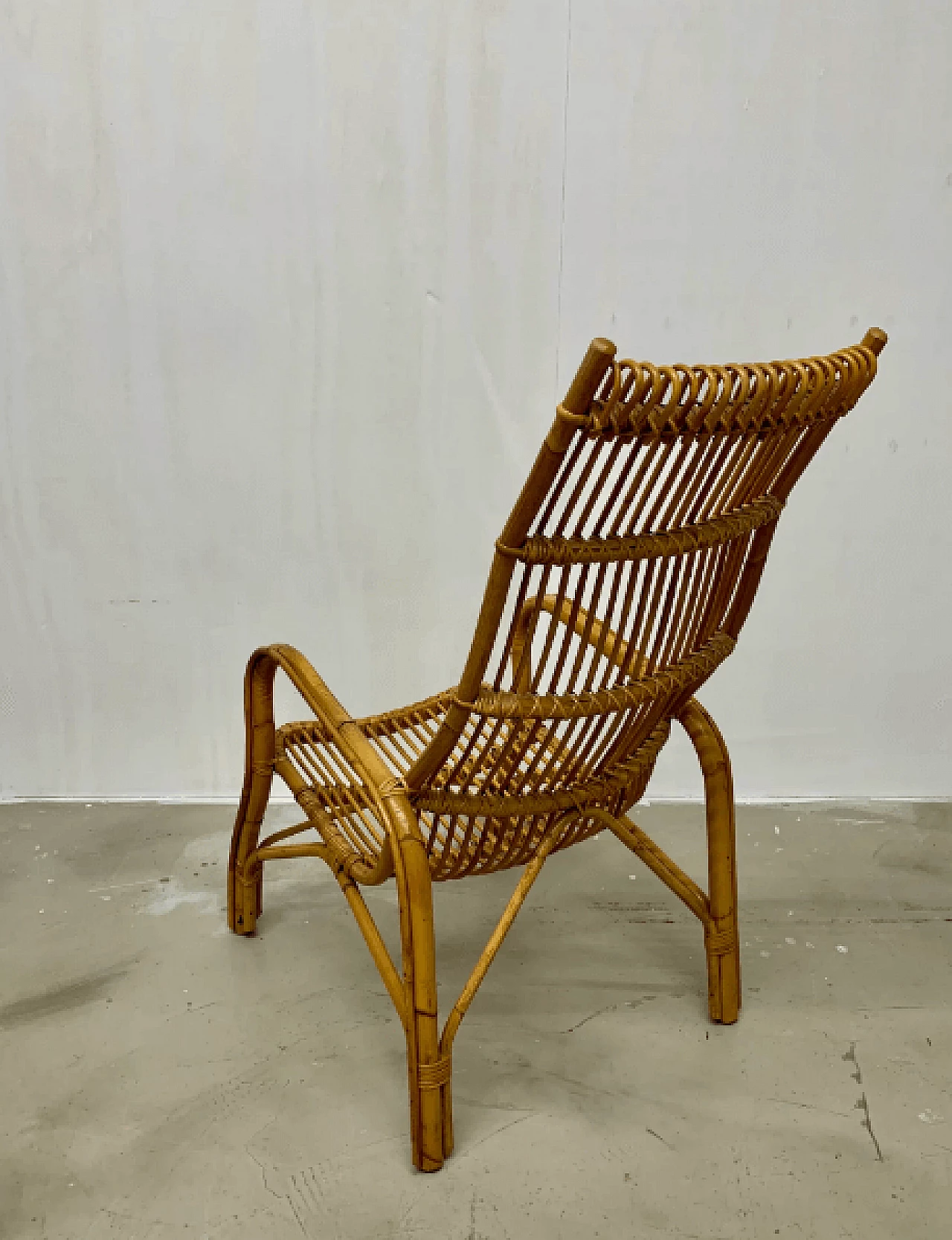 Poltrona in rattan con schienale alto, anni '60 5