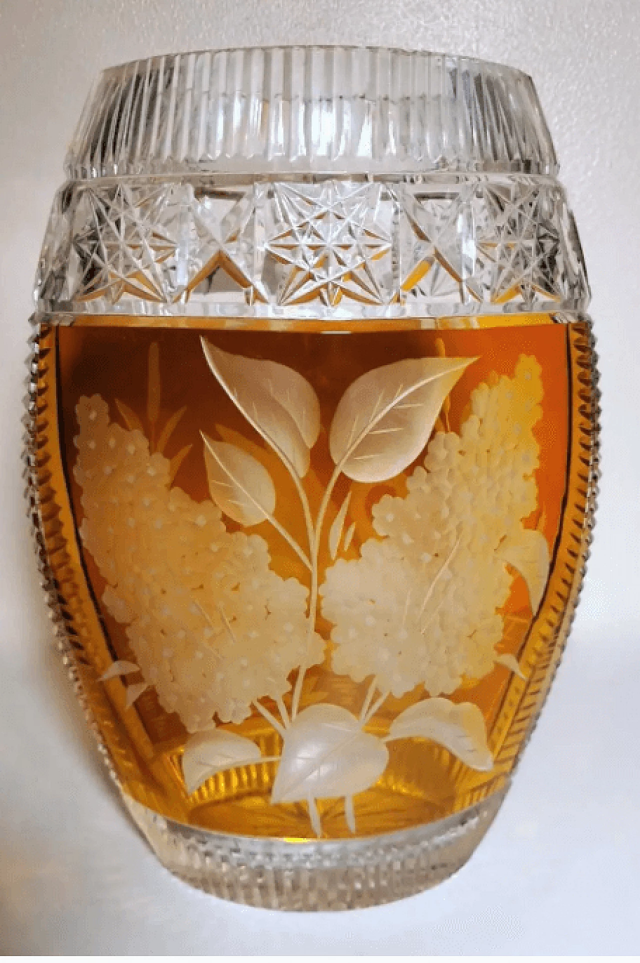Vaso di cristallo francese, colorato e con fondo in pietra, anni '50 2
