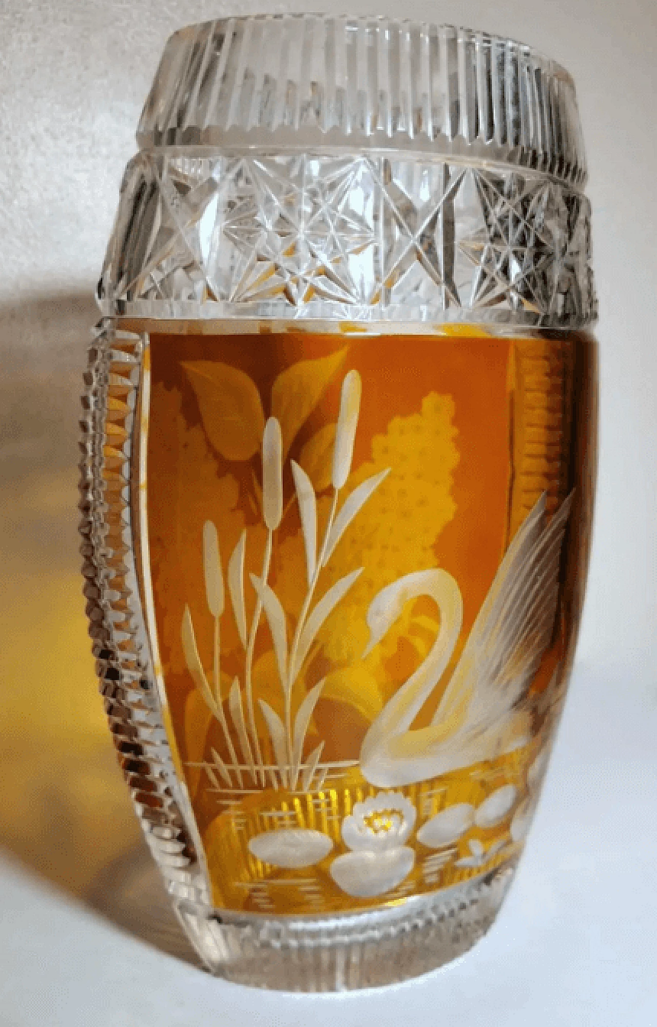 Vaso di cristallo francese, colorato e con fondo in pietra, anni '50 3