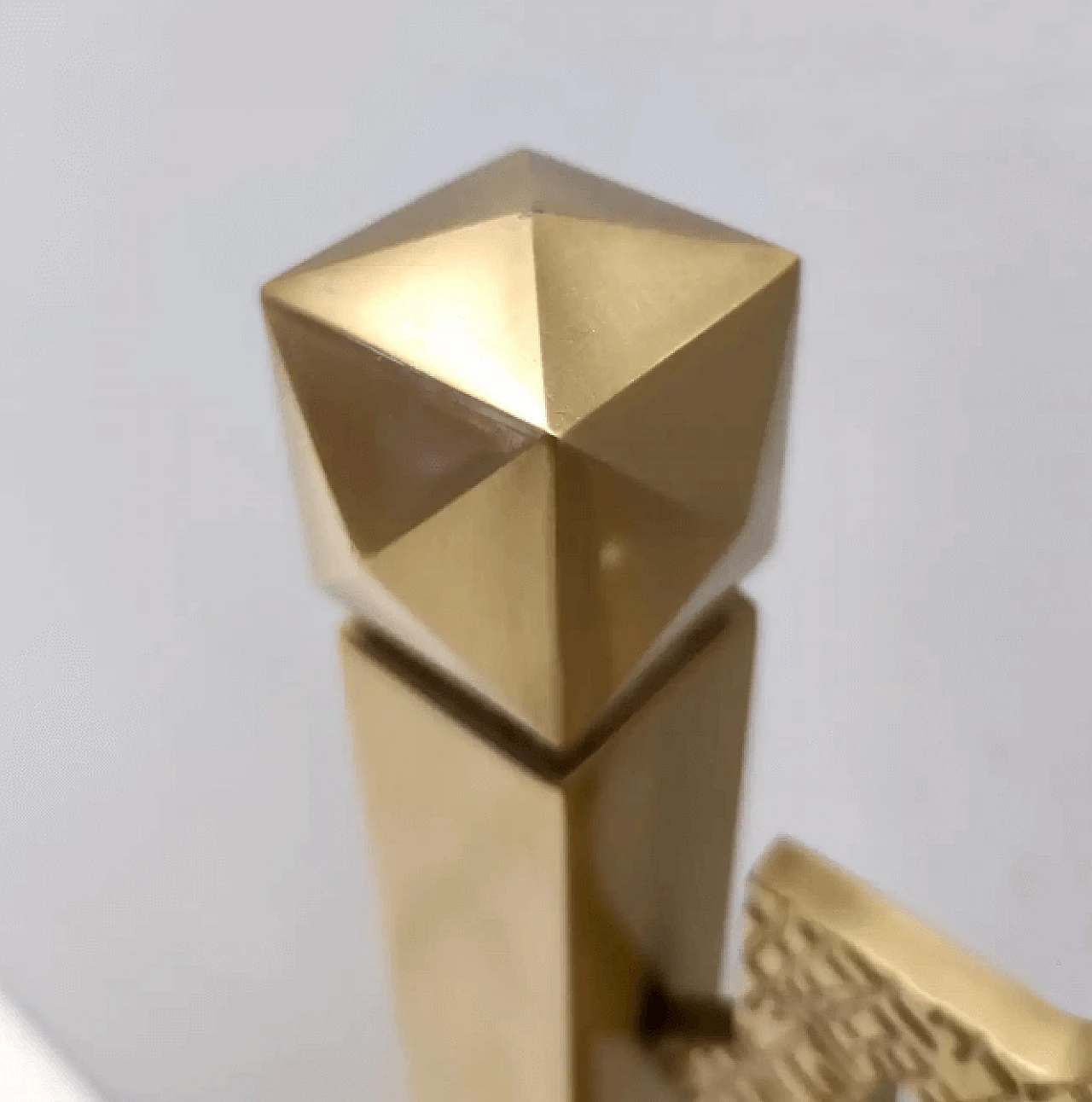 Letto singolo scultoreo in ottone di Luciano Frigerio, anni '70 9