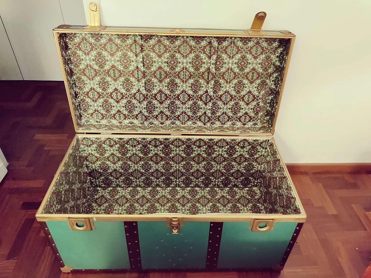 Baule in metallo a doppia chiusura, anni '70 13