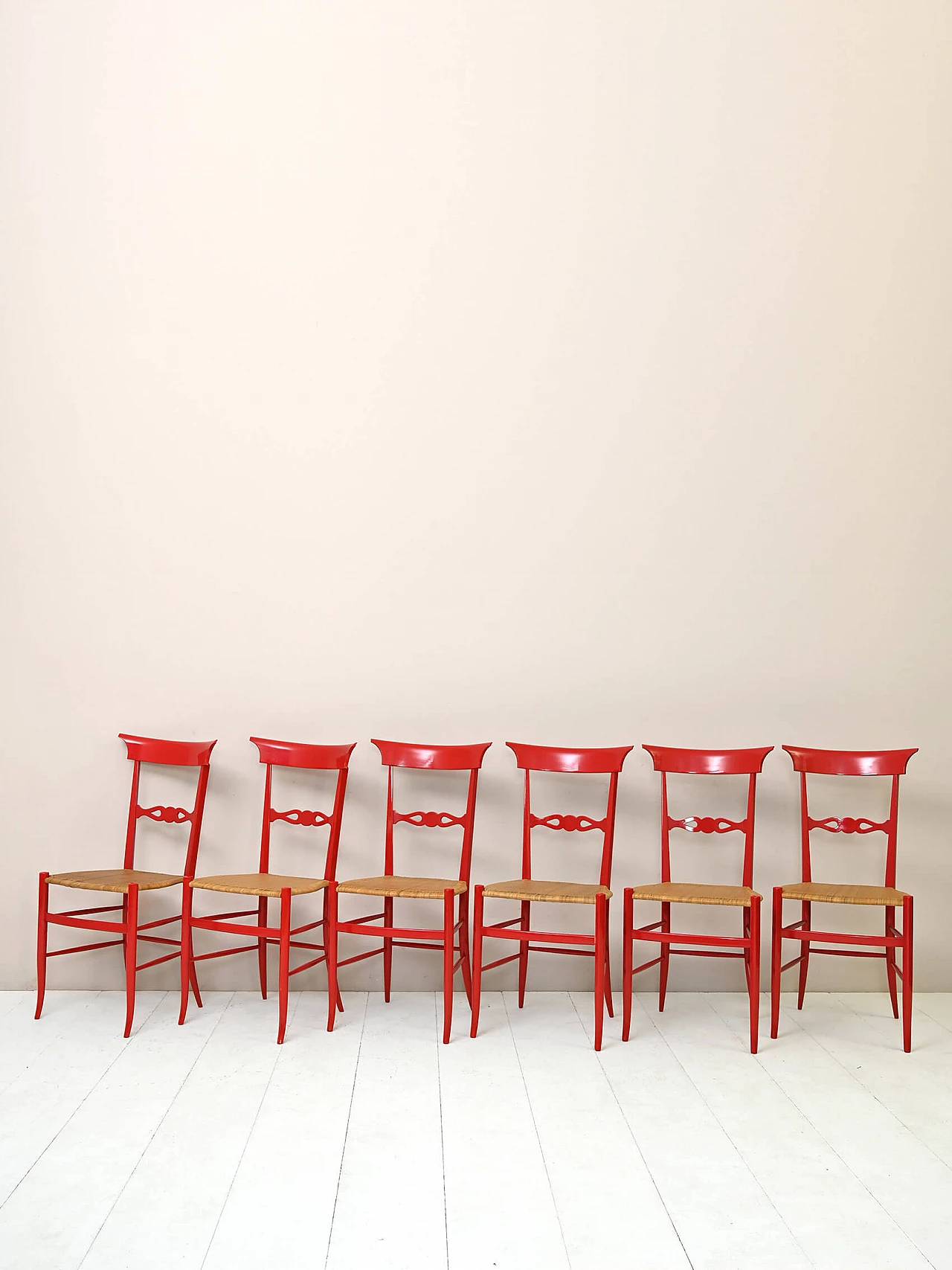 6 Chairs in red lacquered wood and Vienna straw, 1960s 1