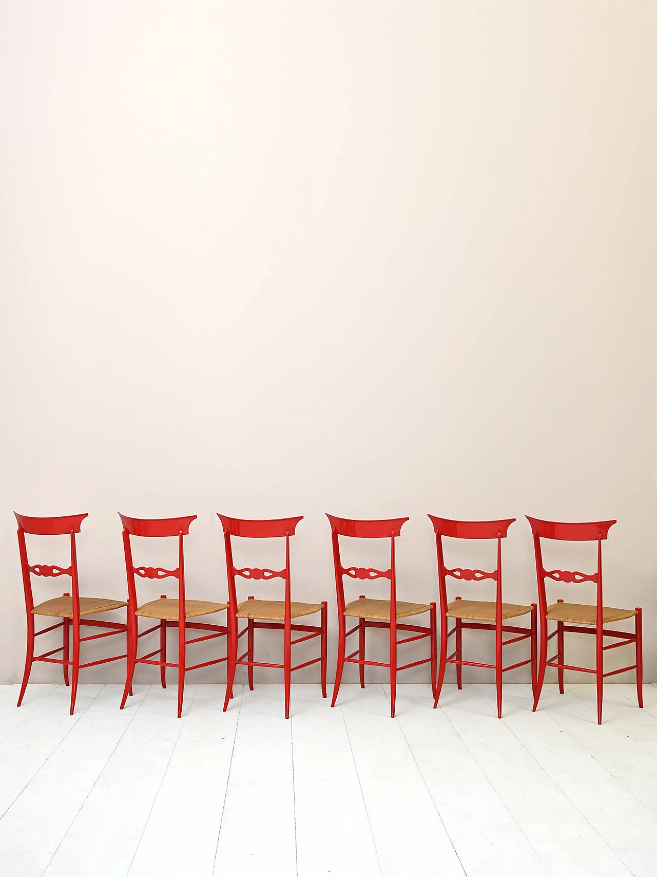 6 Chairs in red lacquered wood and Vienna straw, 1960s 3