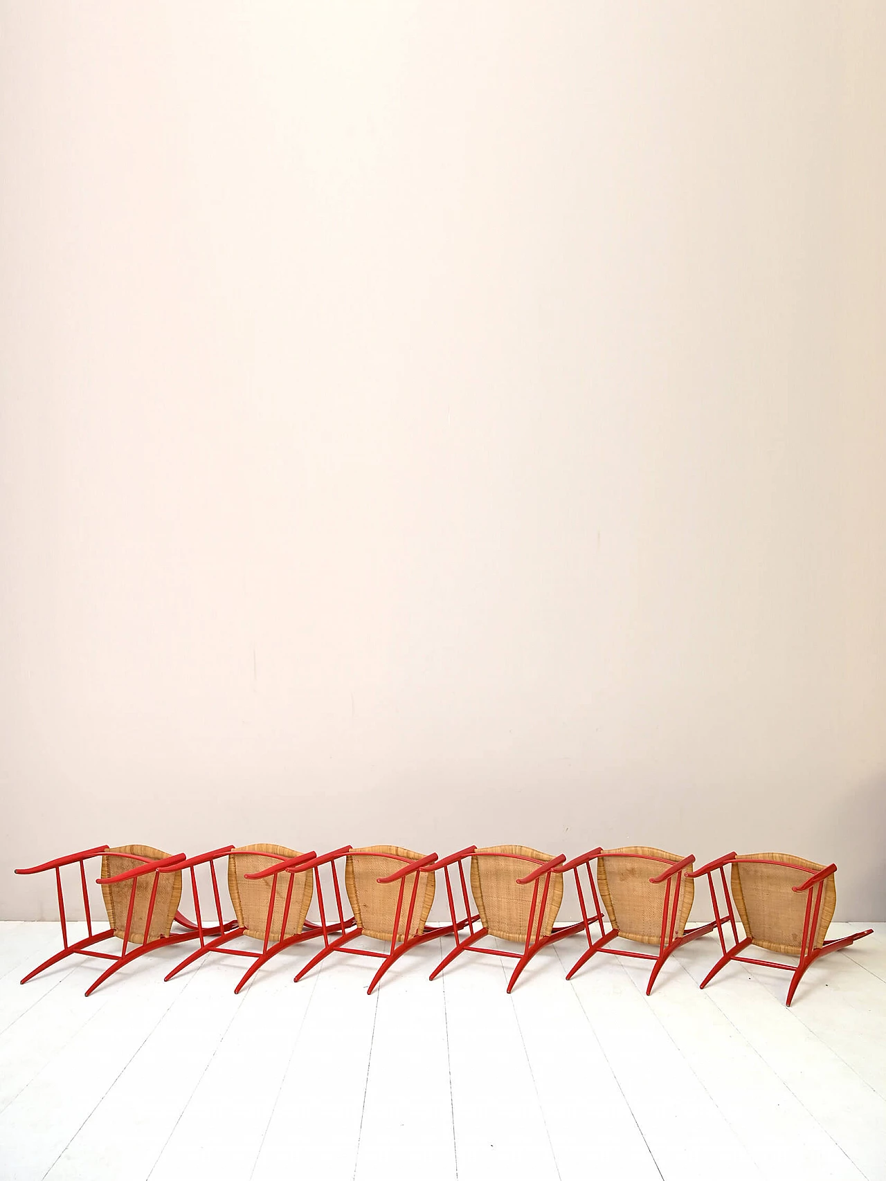 6 Chairs in red lacquered wood and Vienna straw, 1960s 4