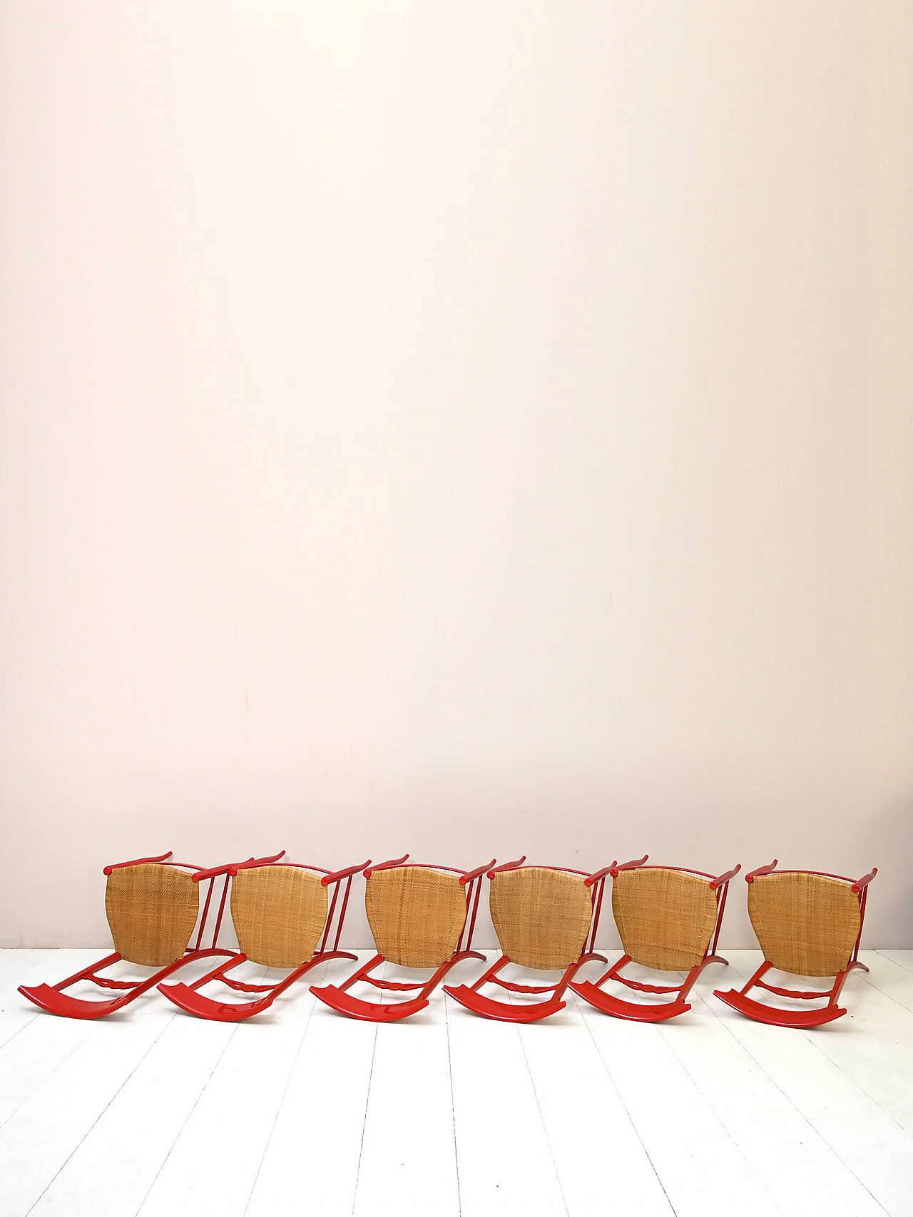 6 Sedie in legno laccato rosso e paglia di Vienna, anni '60 5