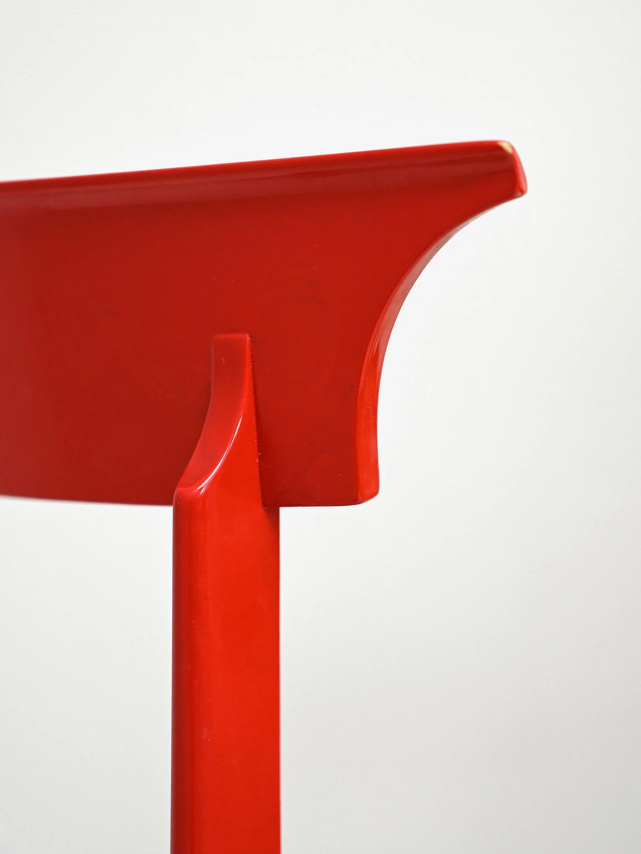 6 Chairs in red lacquered wood and Vienna straw, 1960s 17