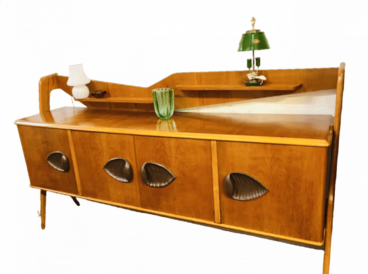Credenza in legno con maniglie a forma di foglie, anni '50 7