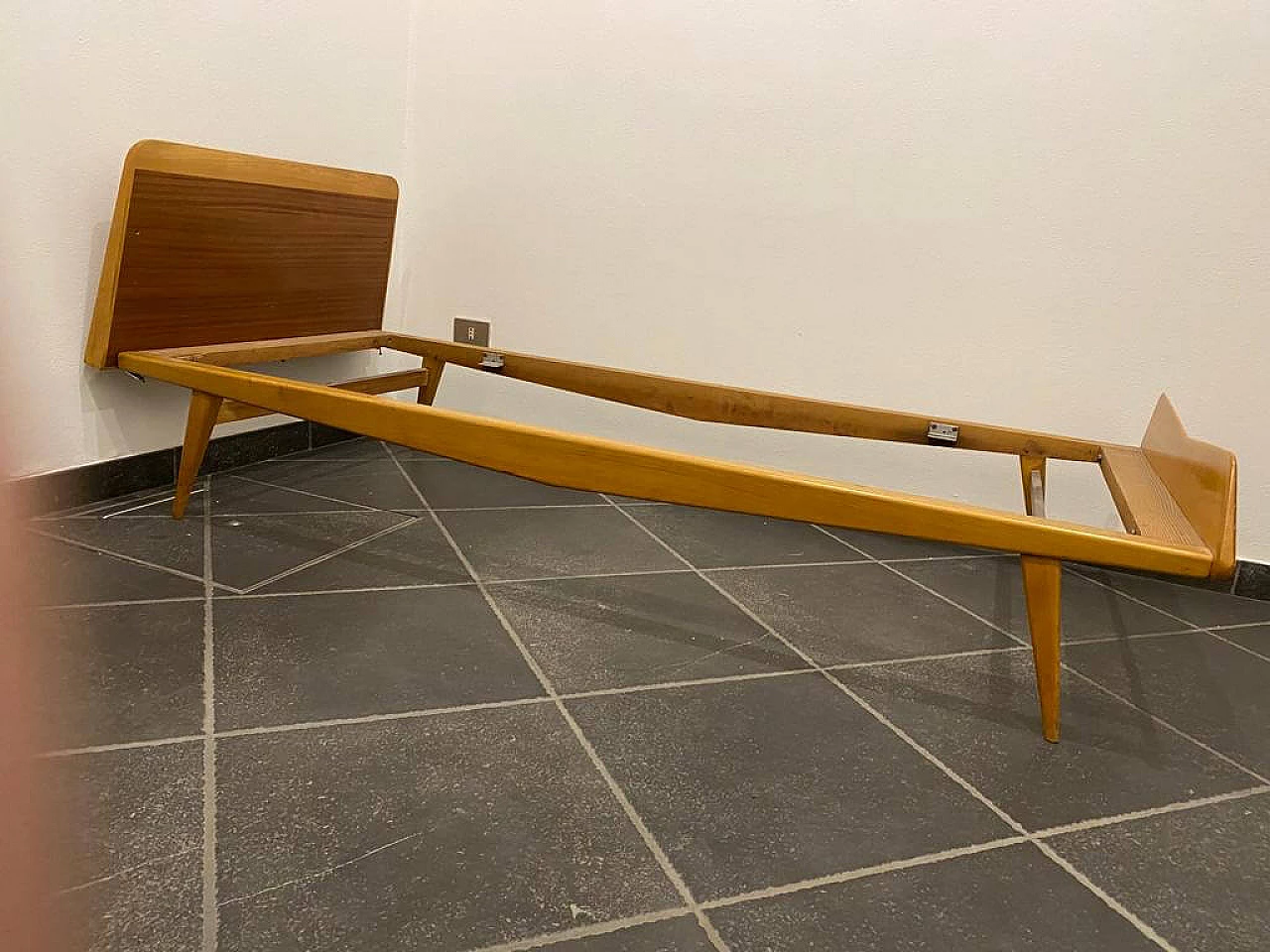 Single bed in beech and oak by Vittorio Dassi, 1940s 2