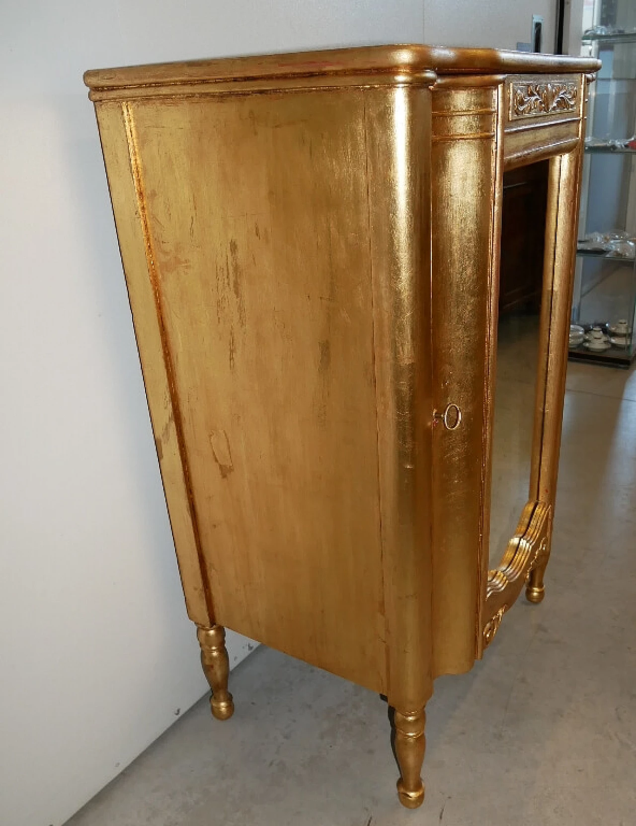 Credenza con specchio in legno dorato, anni '30 8