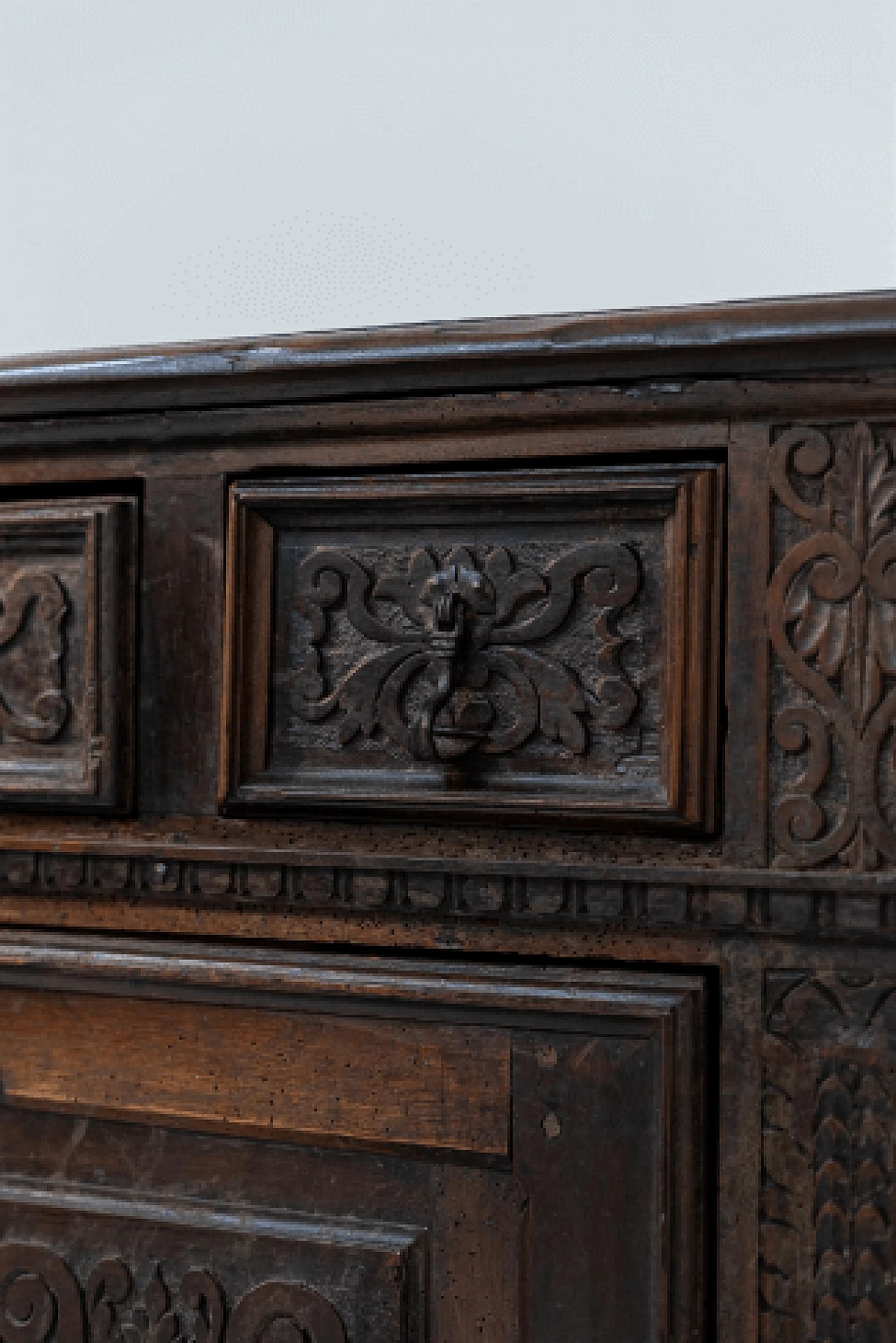 Walnut side table with carvings, early 19th century 5