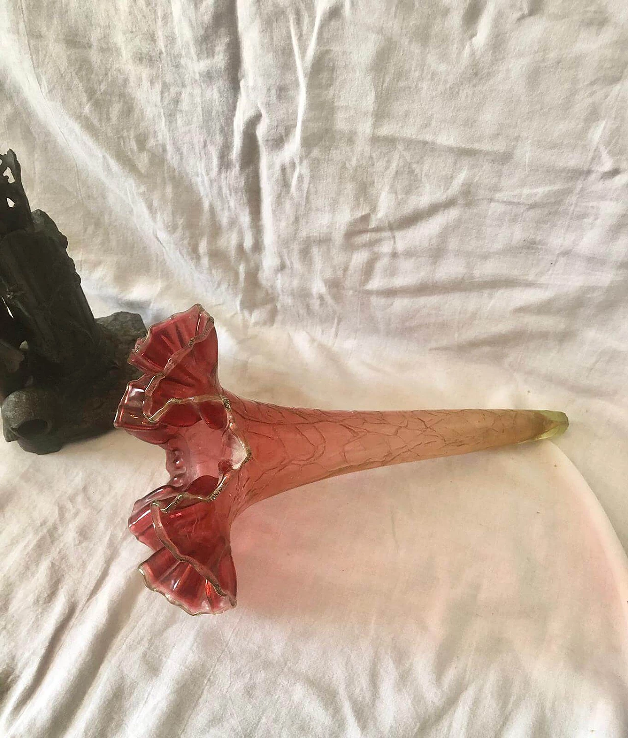 Centrotavola con vaso in vetro e scultura in metallo, inizio '900 1