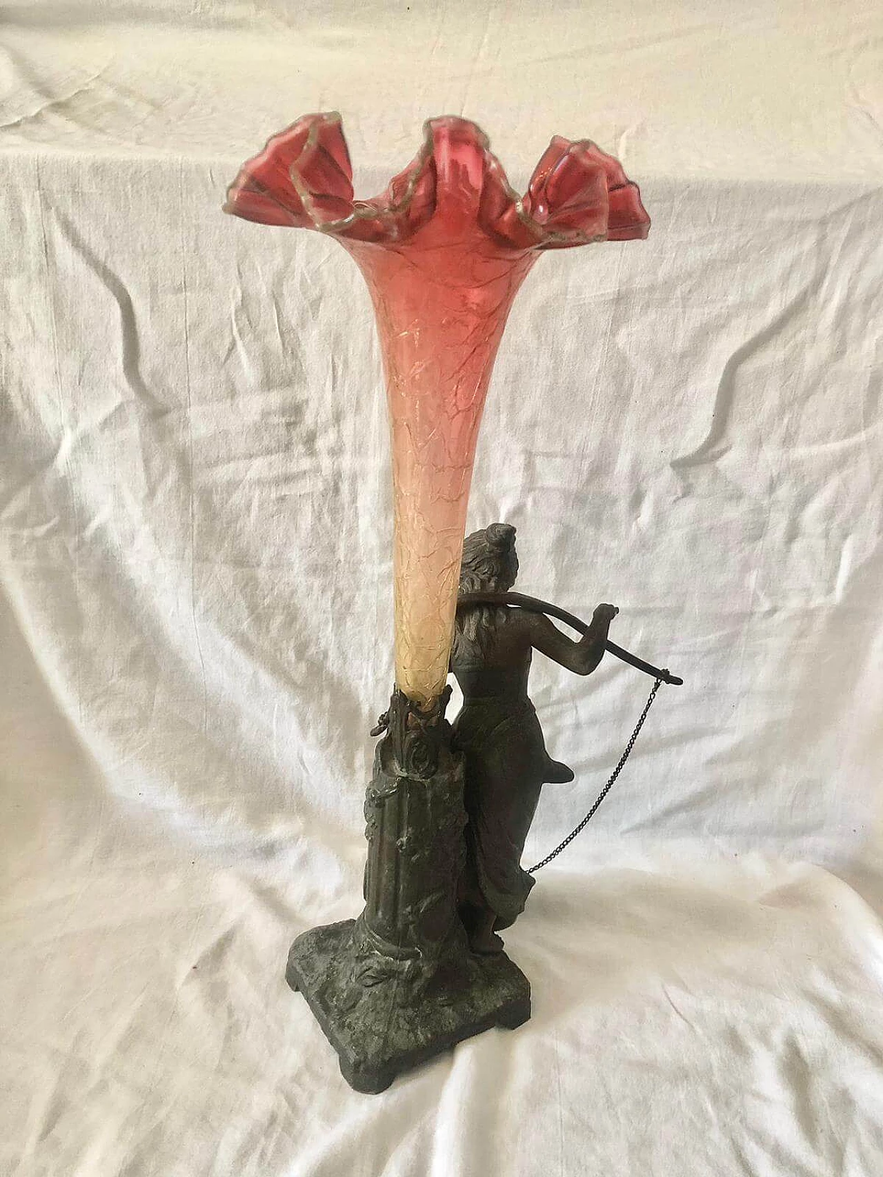 Centrotavola con vaso in vetro e scultura in metallo, inizio '900 11