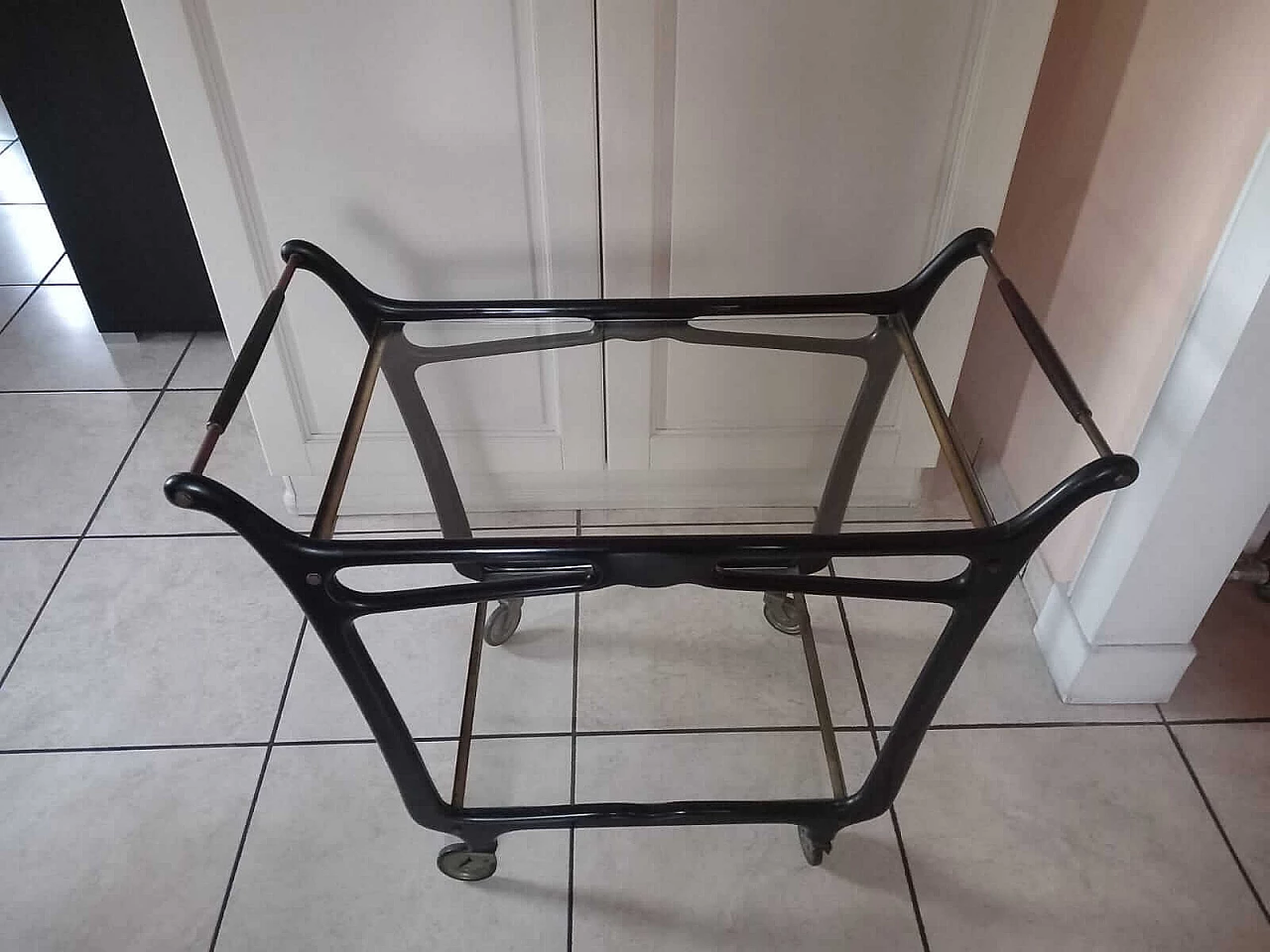 Carrello portavivande in mogano e vetro nello stile di Ico Parisi, anni '50 8