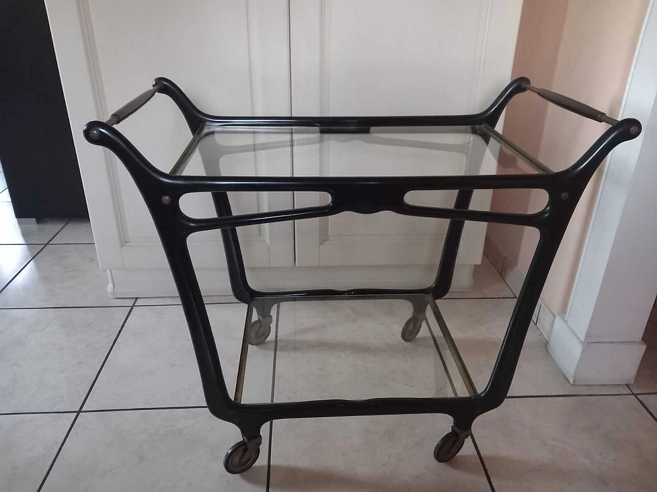 Carrello portavivande in mogano e vetro nello stile di Ico Parisi, anni '50 9