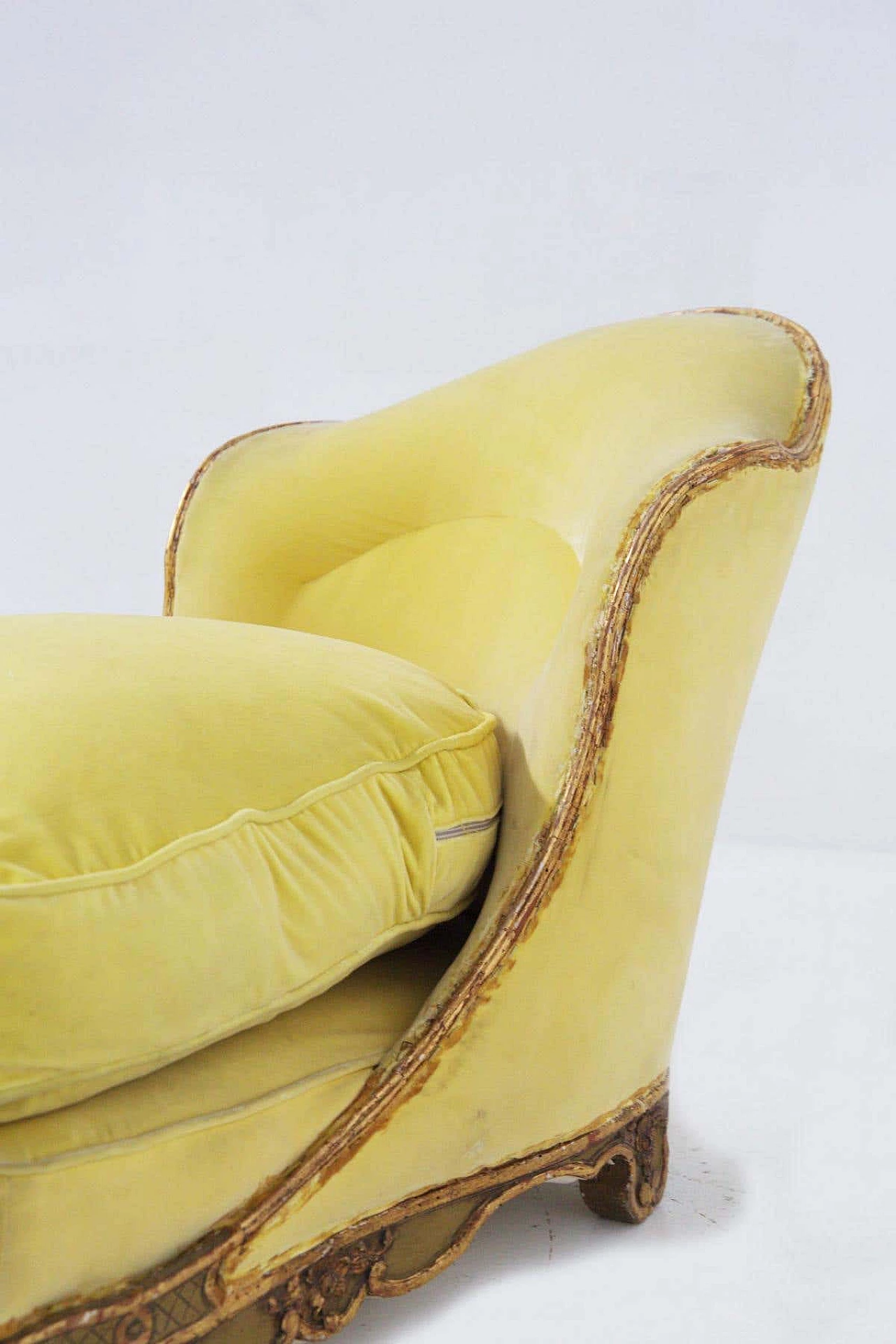 Baroque-style armchair in gilded wood and yellow velvet, 19th century 14