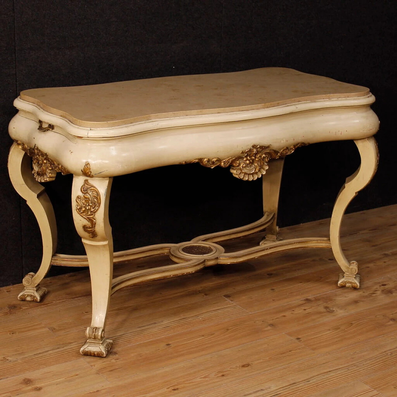 Carved, lacquered and gilded wooden table with marble top, 1940s 1