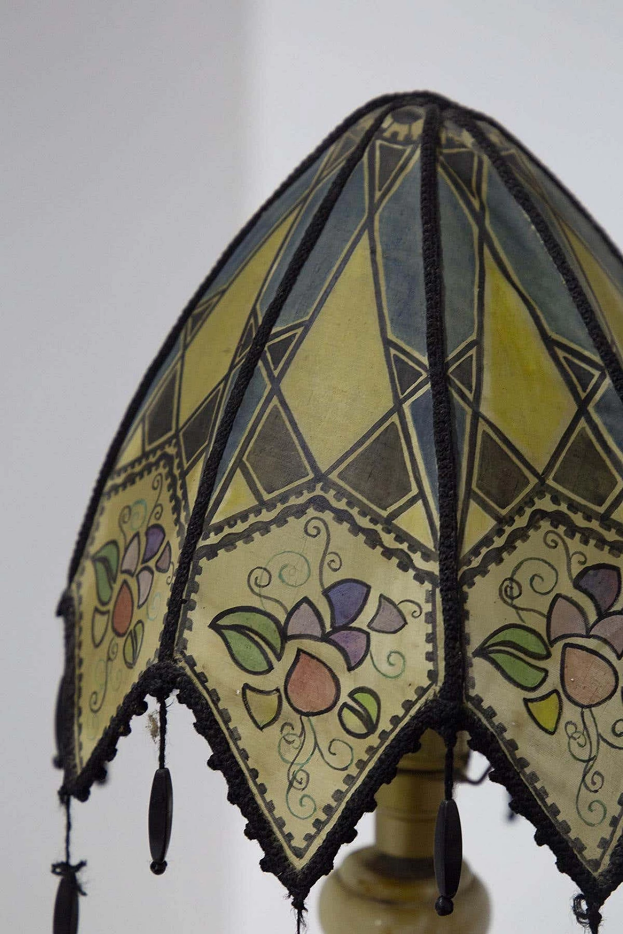 Table lamp with marble base and flower-shaped glass shade, 1930s 5
