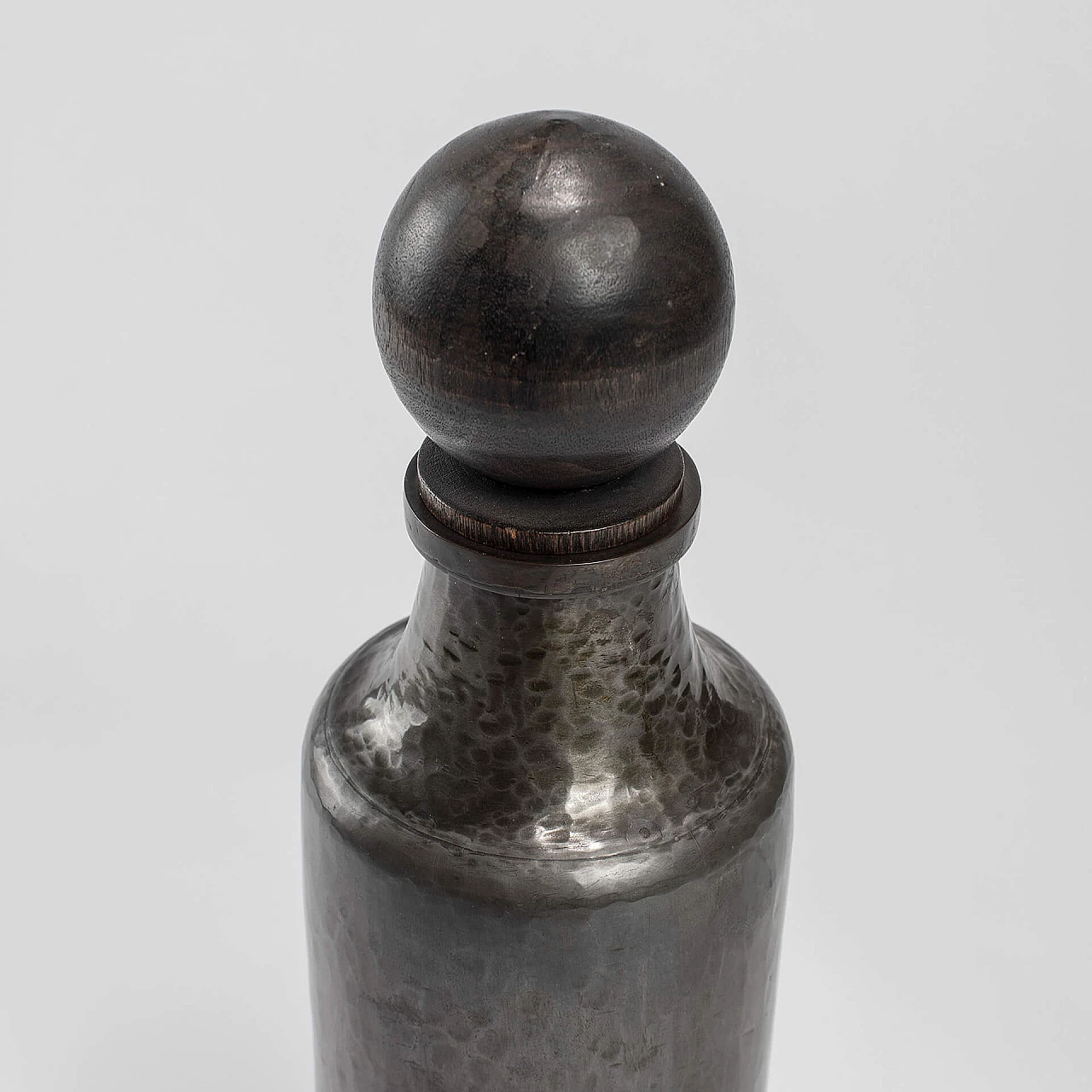 Bottiglia in peltro di Lorenzo Burchiellaro, anni '60 3