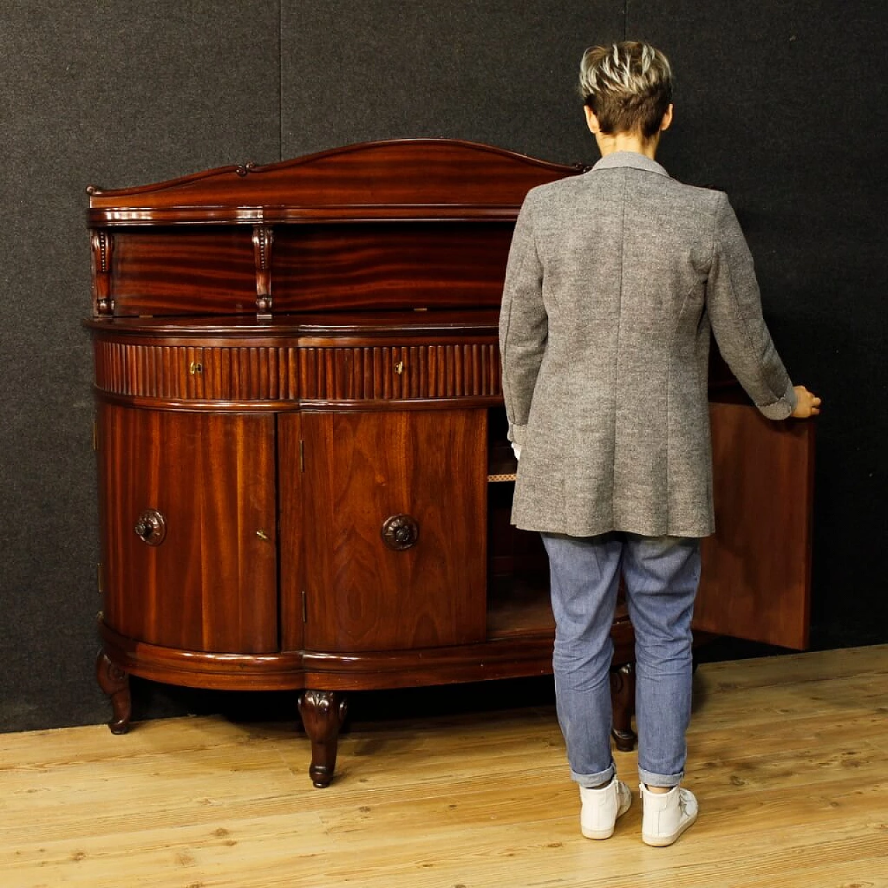 Carved mahogany sideboard with four doors, 1920s 3