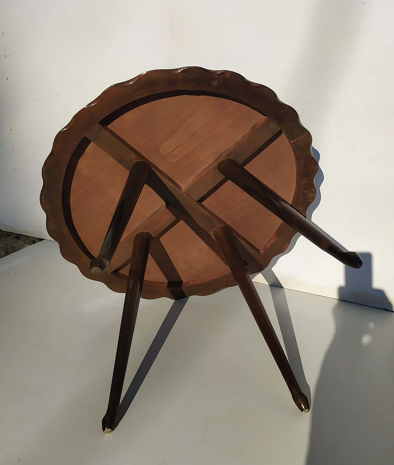 Round mahogany coffee table attributed to Paolo Buffa, 1940s 1