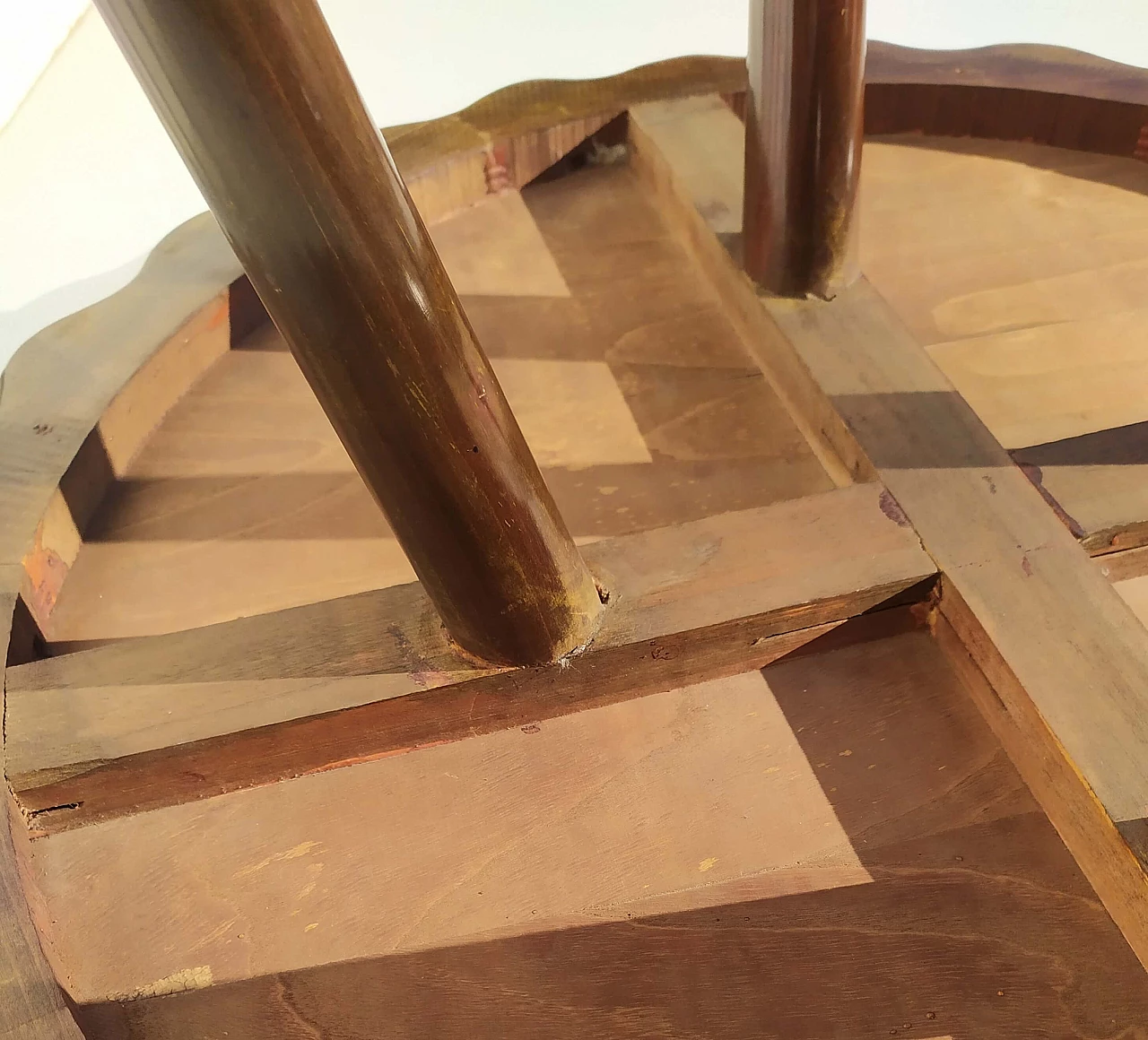 Tavolino rotondo in mogano attribuito a Paolo Buffa, anni '40 2