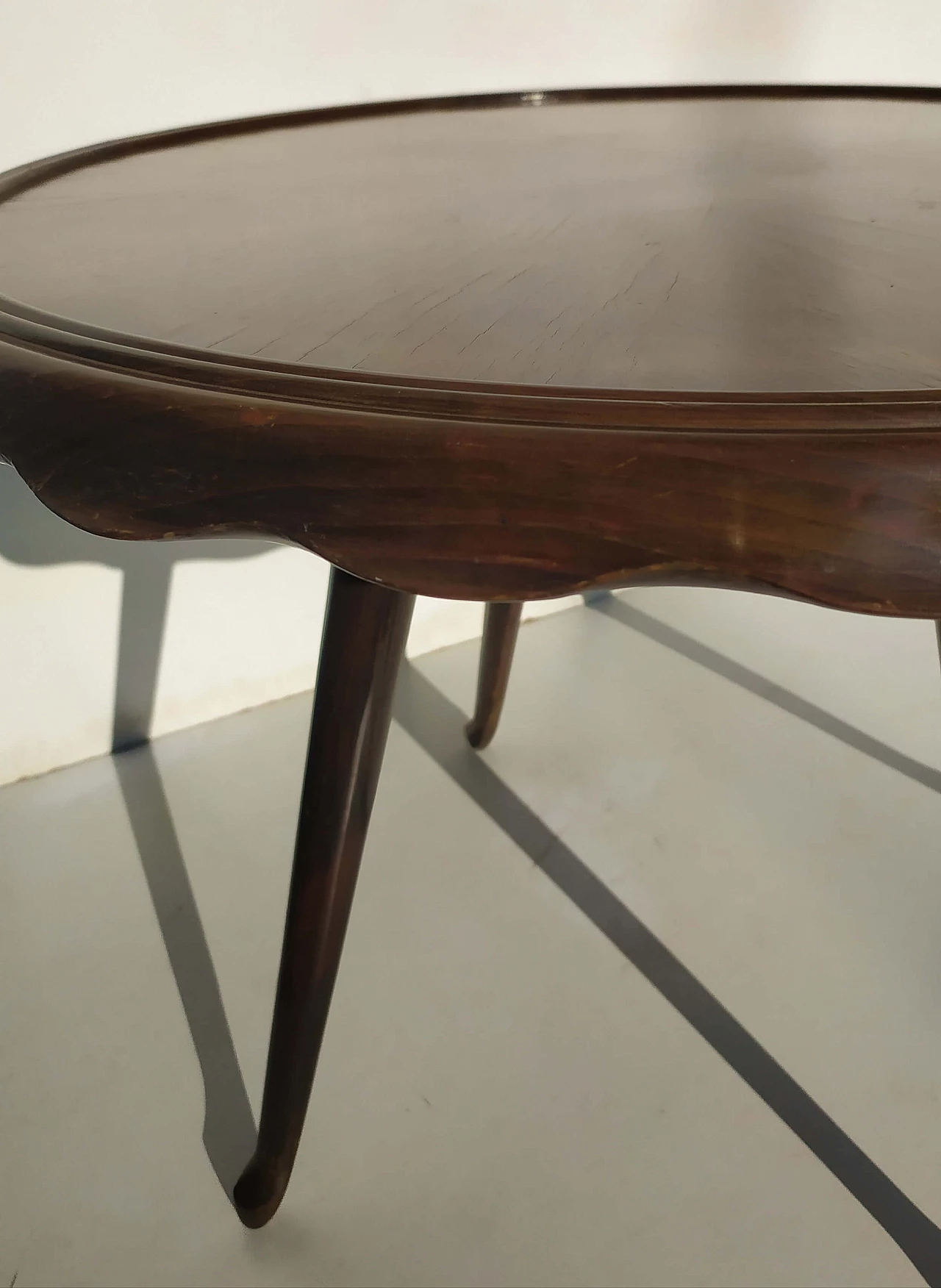 Tavolino rotondo in mogano attribuito a Paolo Buffa, anni '40 4