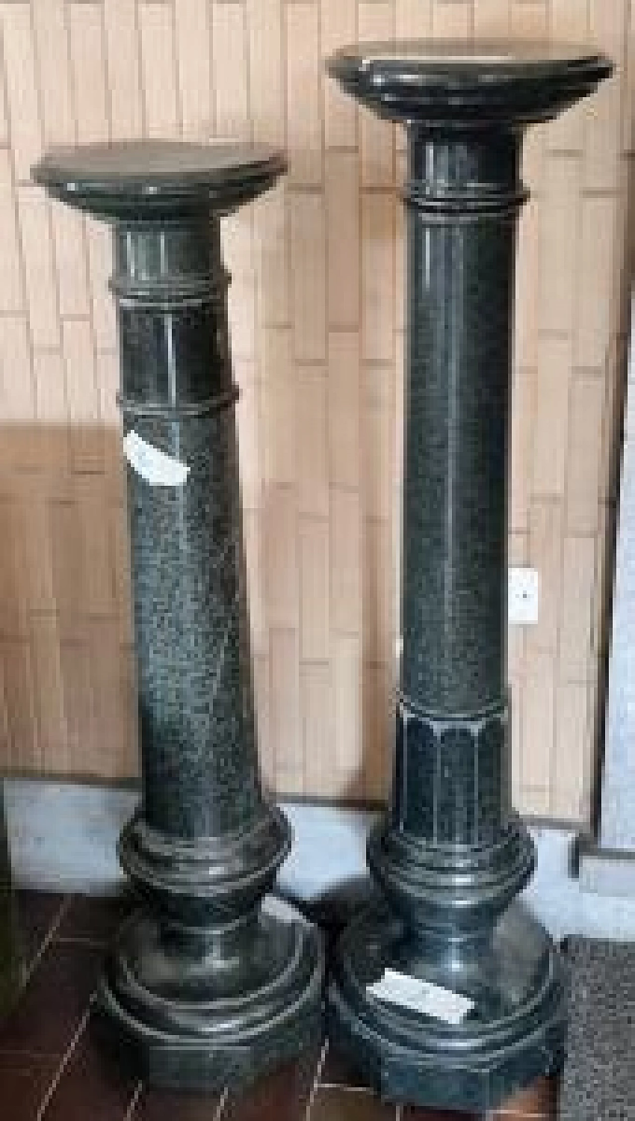 Pair of serpentine columns, 1930s 1