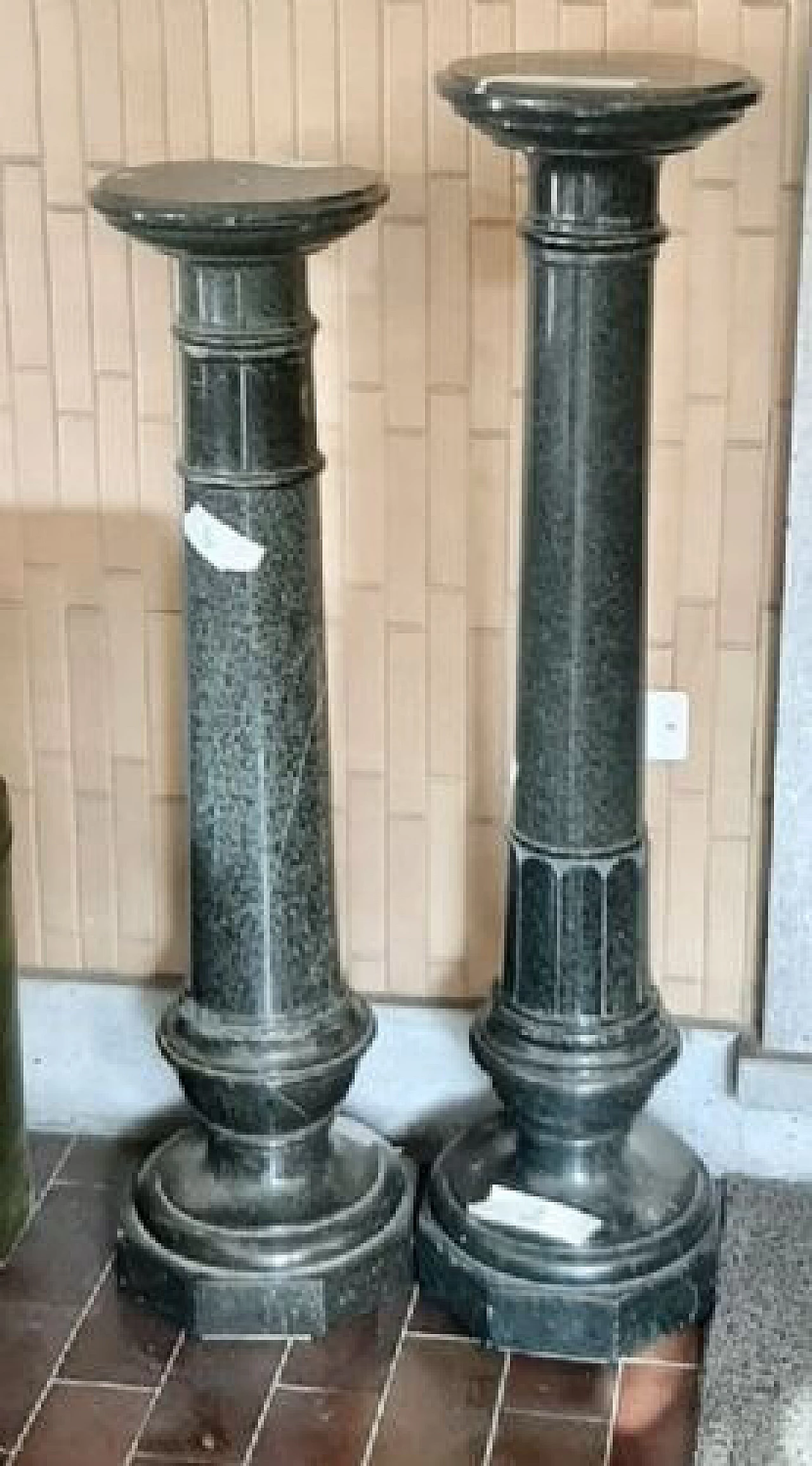 Pair of serpentine columns, 1930s 2