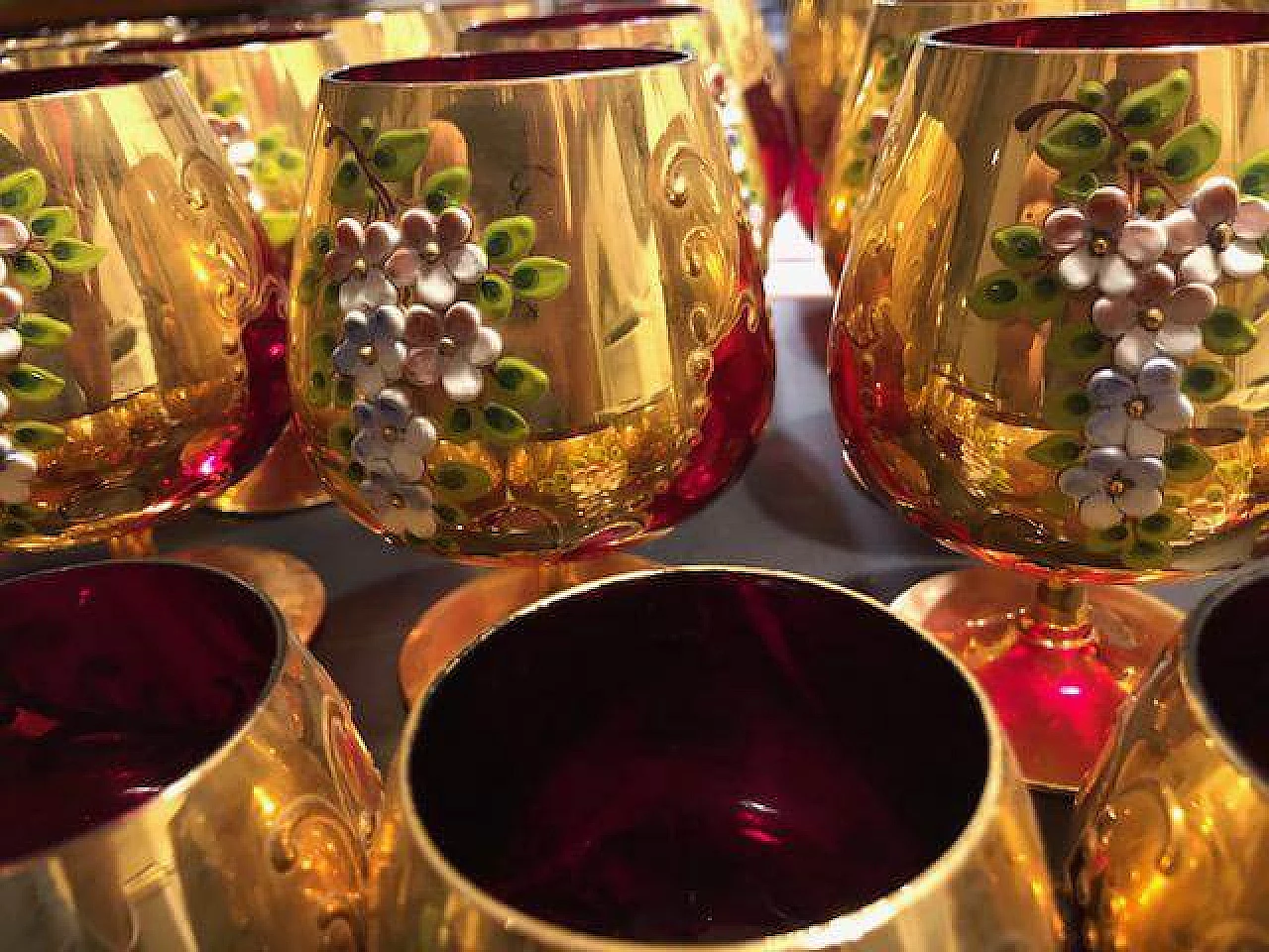 36 Glasses in three sizes decorated with relief flowers 2