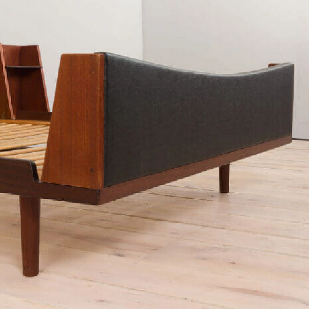 GE 701 bed by Hans Wegner for Getama, 1960s 9