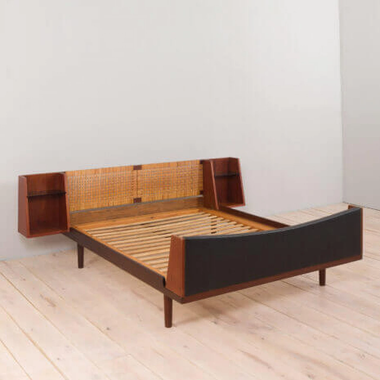 GE 701 bed by Hans Wegner for Getama, 1960s 14