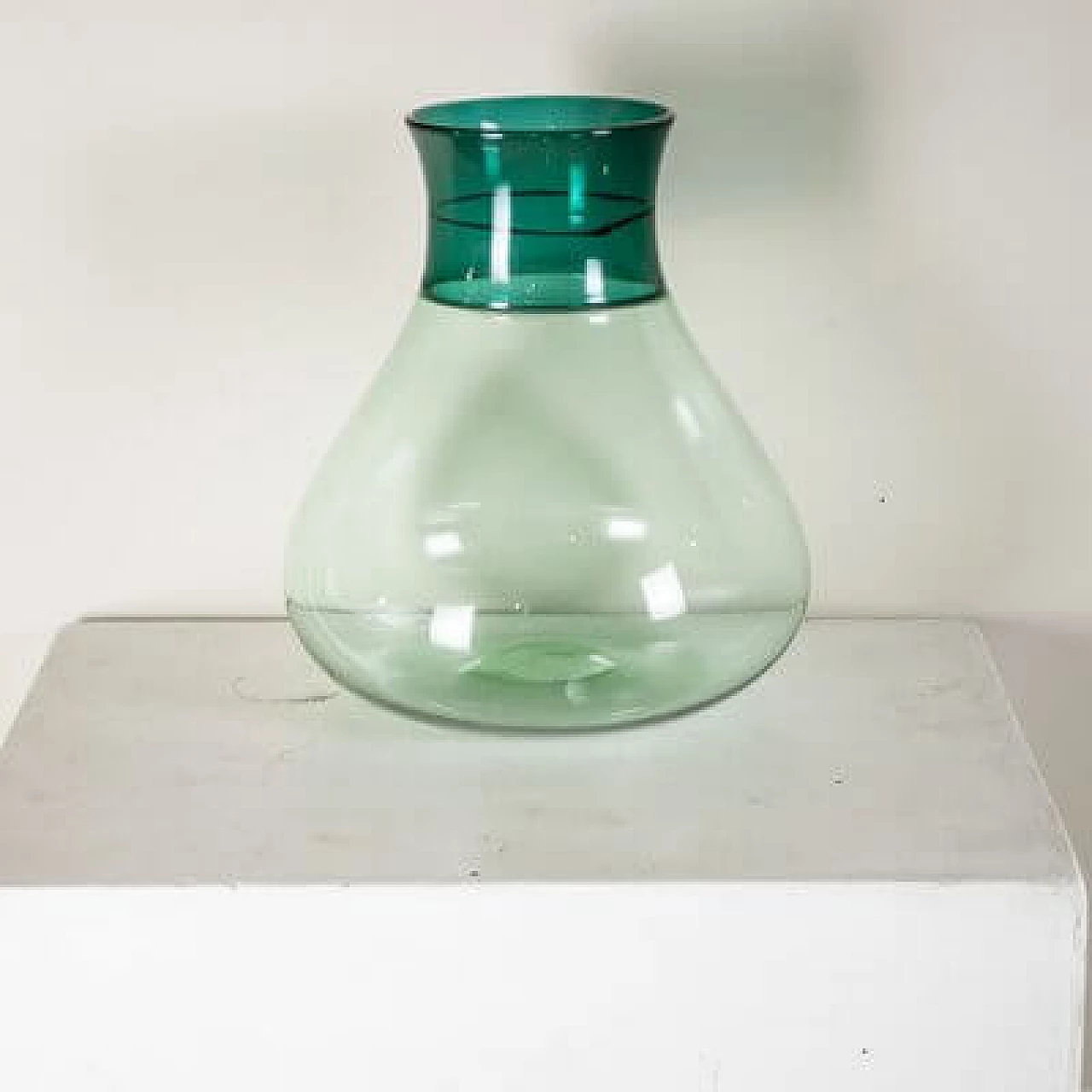 Vaso in vetro di Murano verde di Venini, anni '70 3