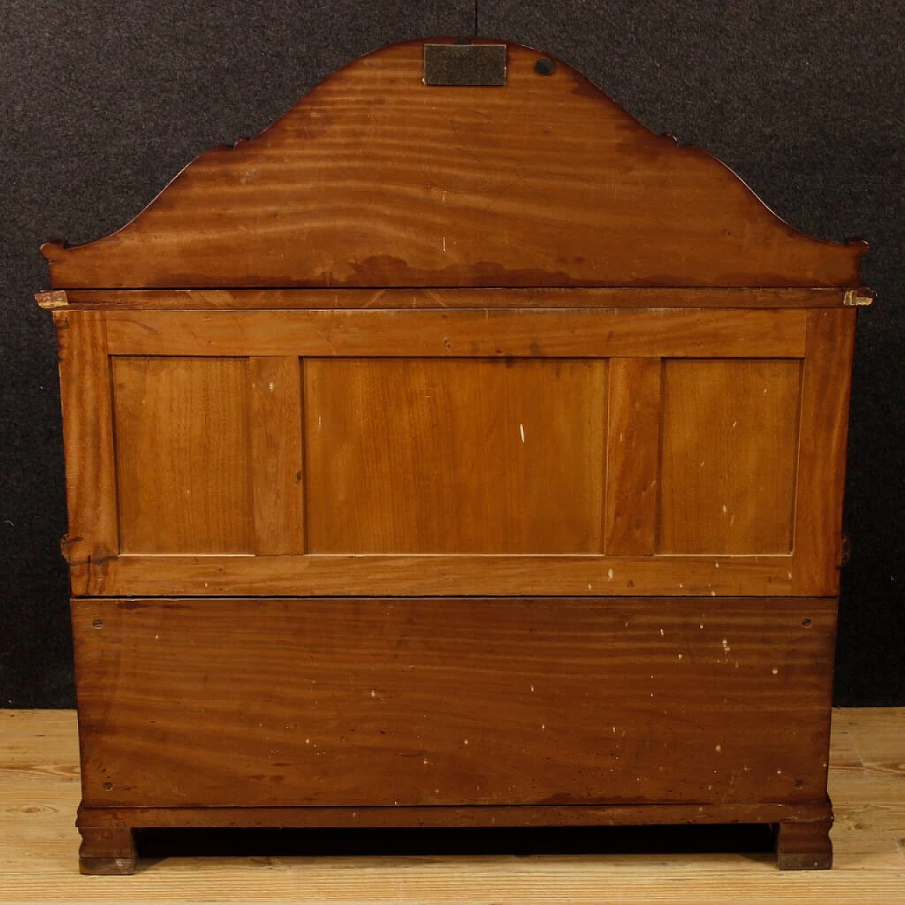 Carved mahogany dresser, 1920s 5