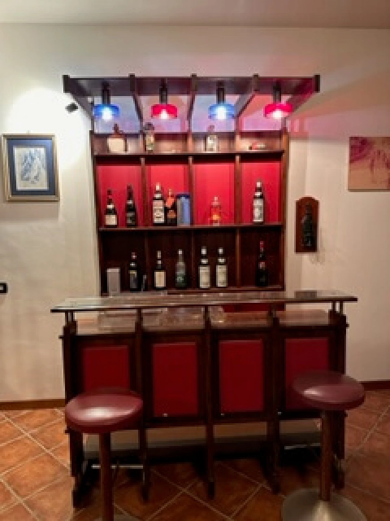 Rosewood bar cabinet with pair of stools, 1960s 2