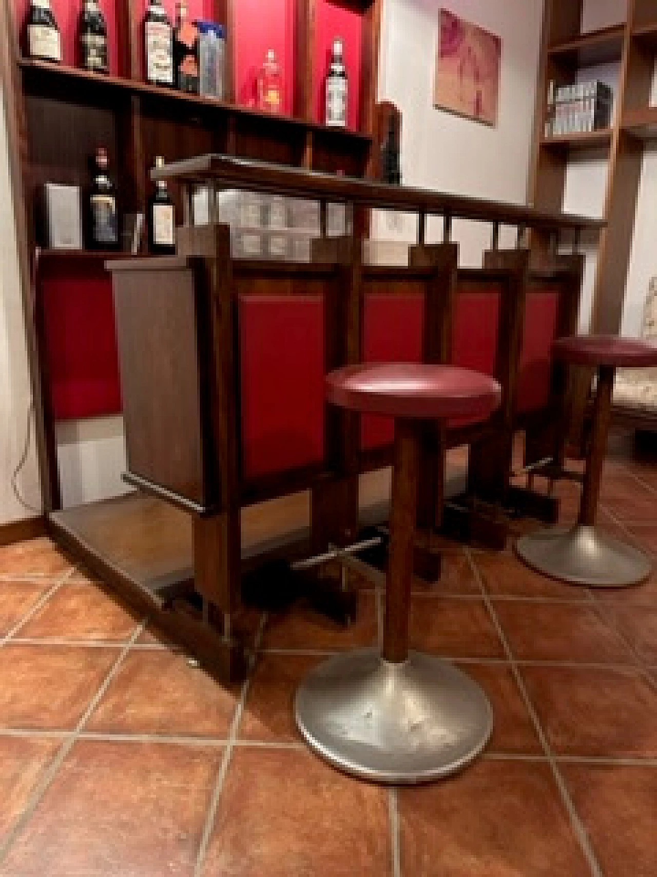 Rosewood bar cabinet with pair of stools, 1960s 11