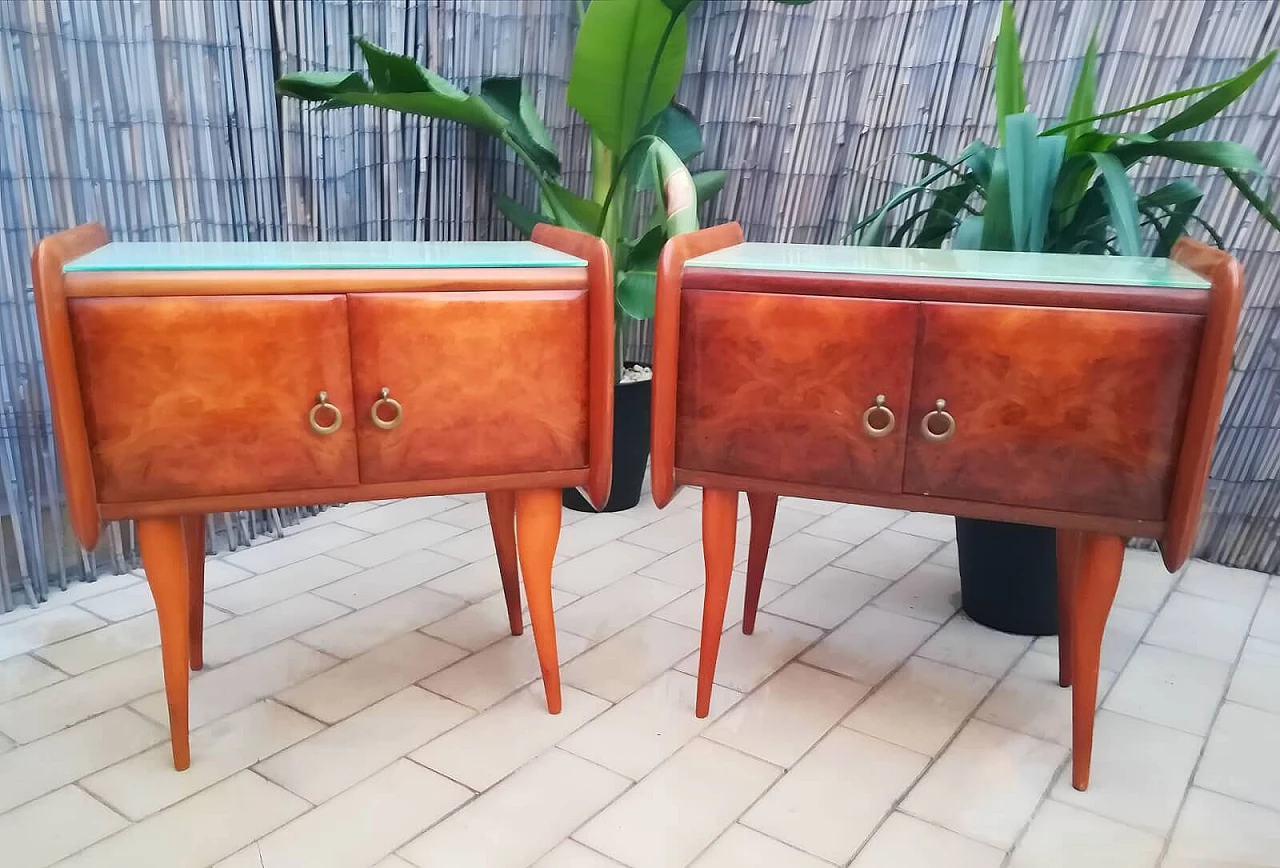 Coppia di comodini in legno e vetro, anni '50 2