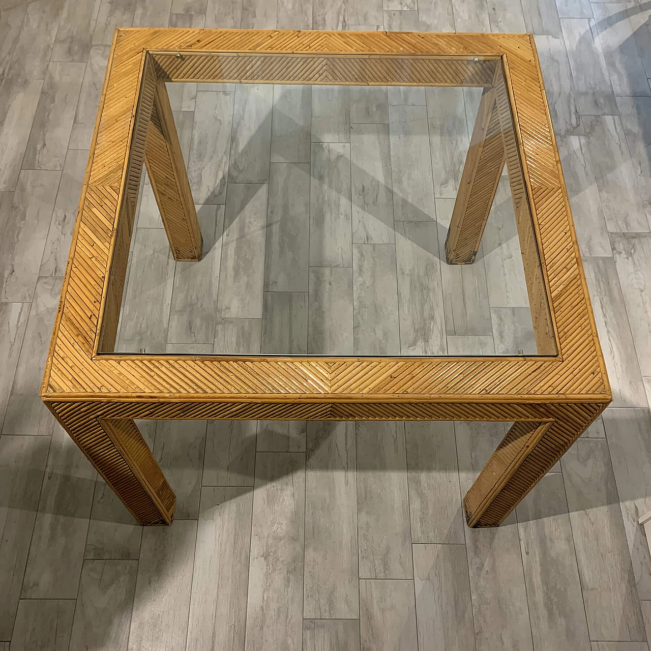 Table in wicker and smoked glass, 70s 1228556