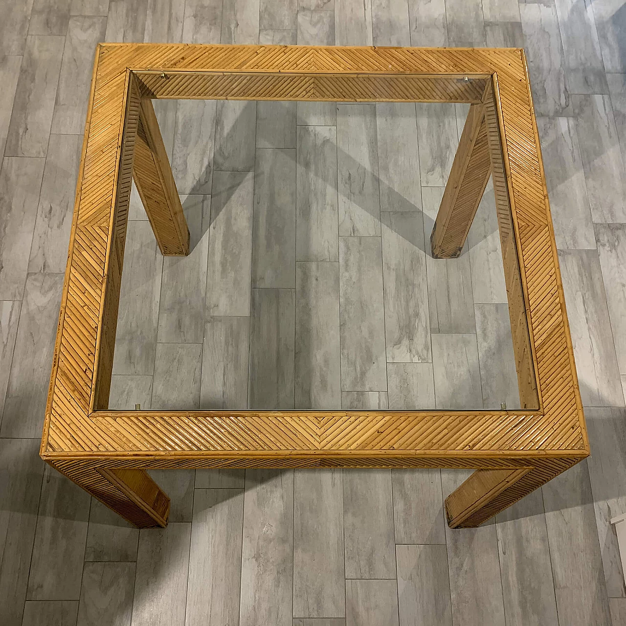 Table in wicker and smoked glass, 70s 1228557