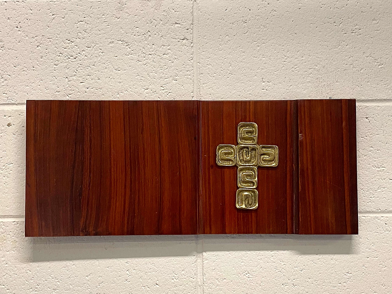 Rosewood panel with chiselled bronze crucifix by Luciano Frigerio, 1960s 7