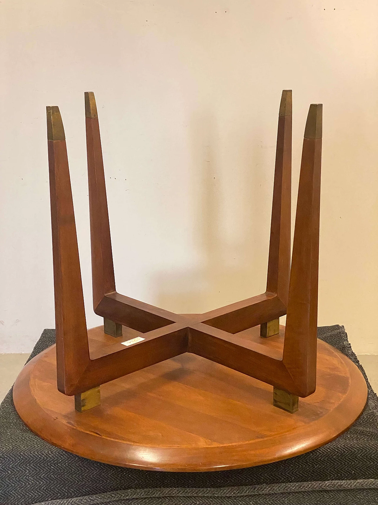 Round mahogany table by Gio Ponti, 1950s 10