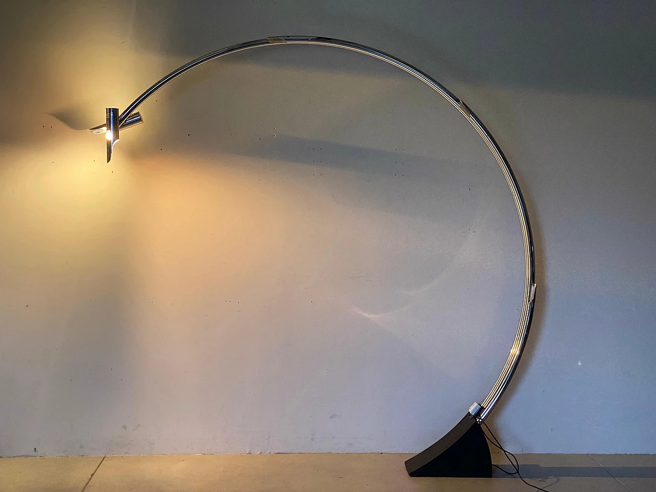 Steel and cast iron arched floor lamp by Goffredo Reggiani, 1970s 17