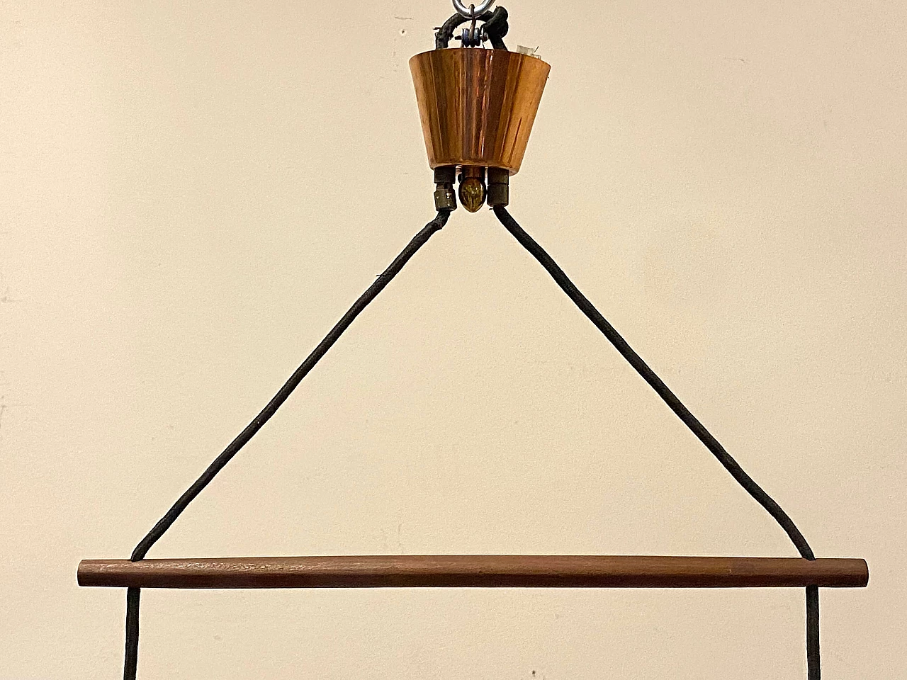 Lampadario a due luci in rame e legno, anni '60 5
