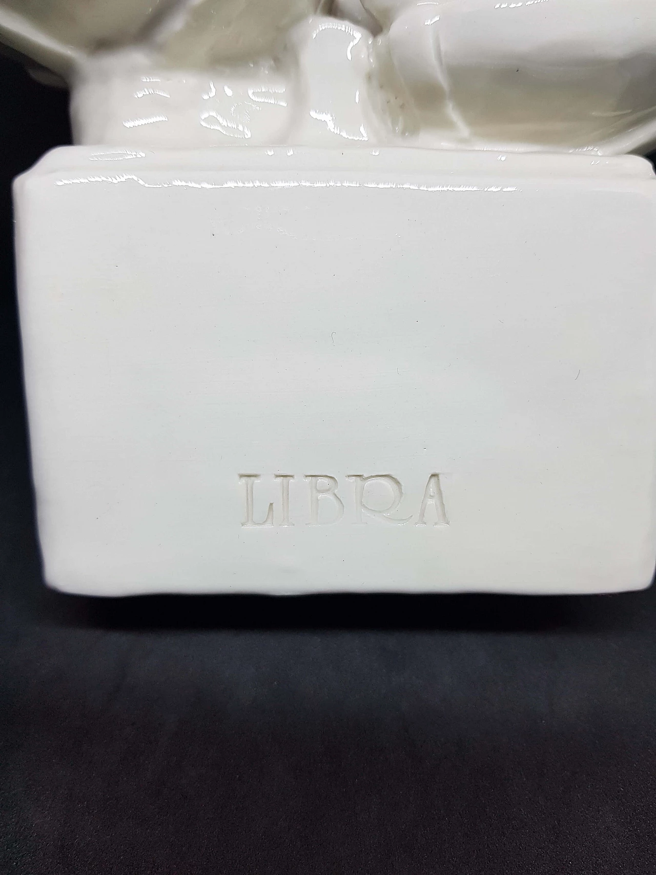 Scultura Libra in ceramica di Silvio Righetto per Cacciapuoti, anni '40 3