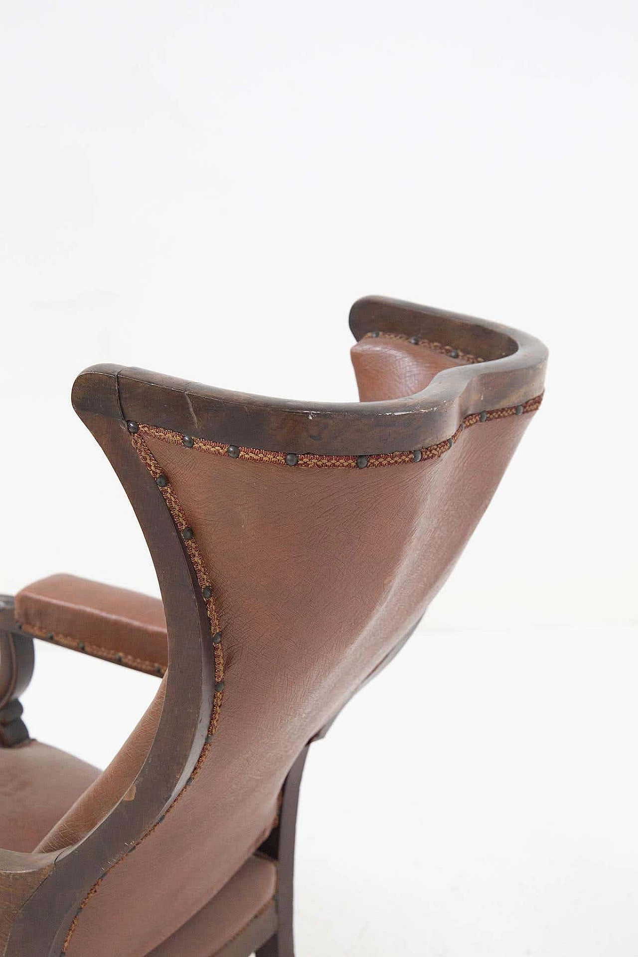 Poltrona in legno e pelle con braccioli a S, '800 3