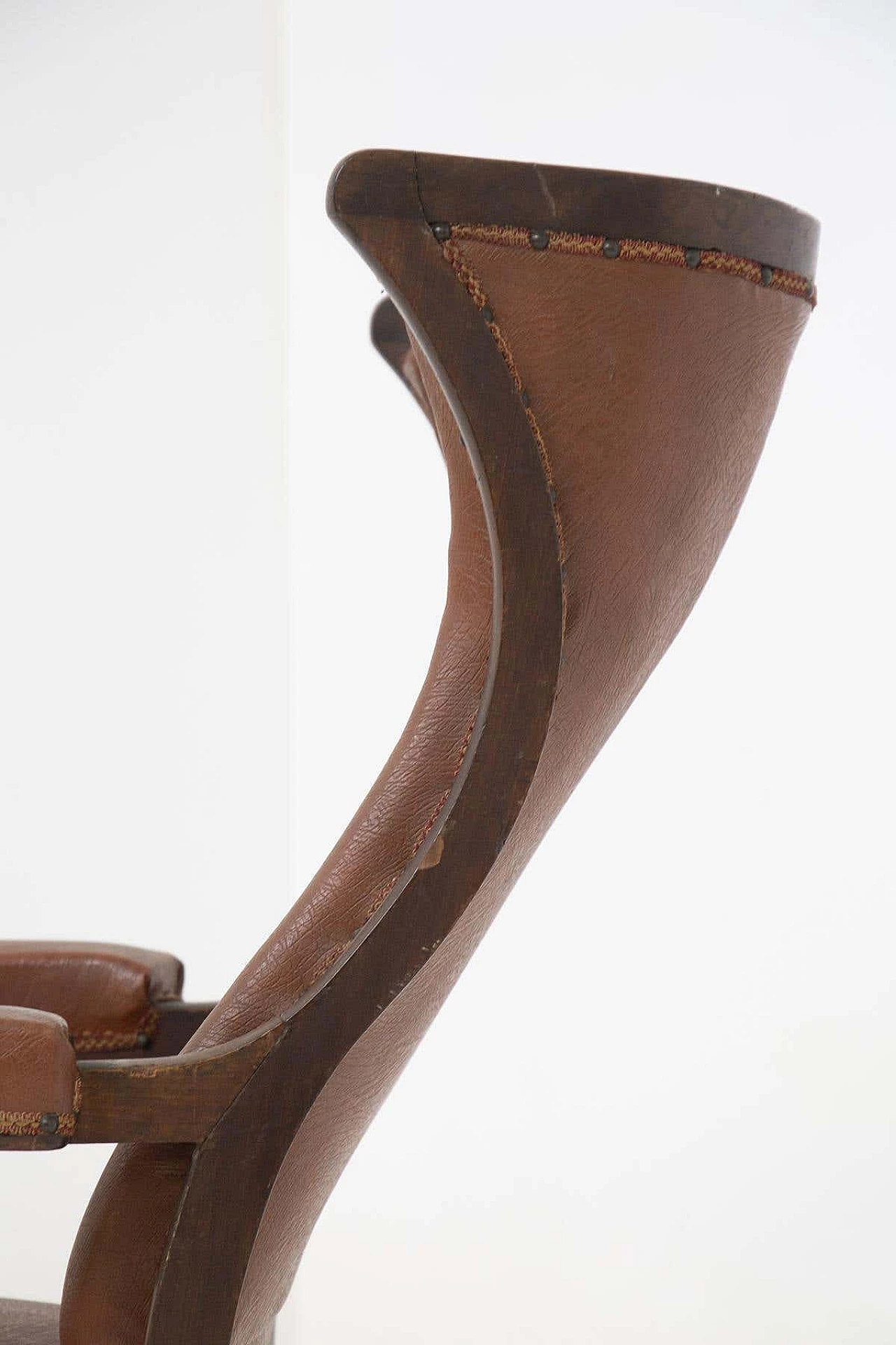 Poltrona in legno e pelle con braccioli a S, '800 10