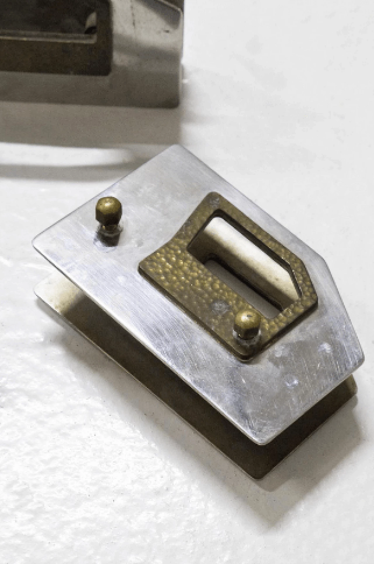 3 Handles in brass and nickel plated brass, 1950s 5