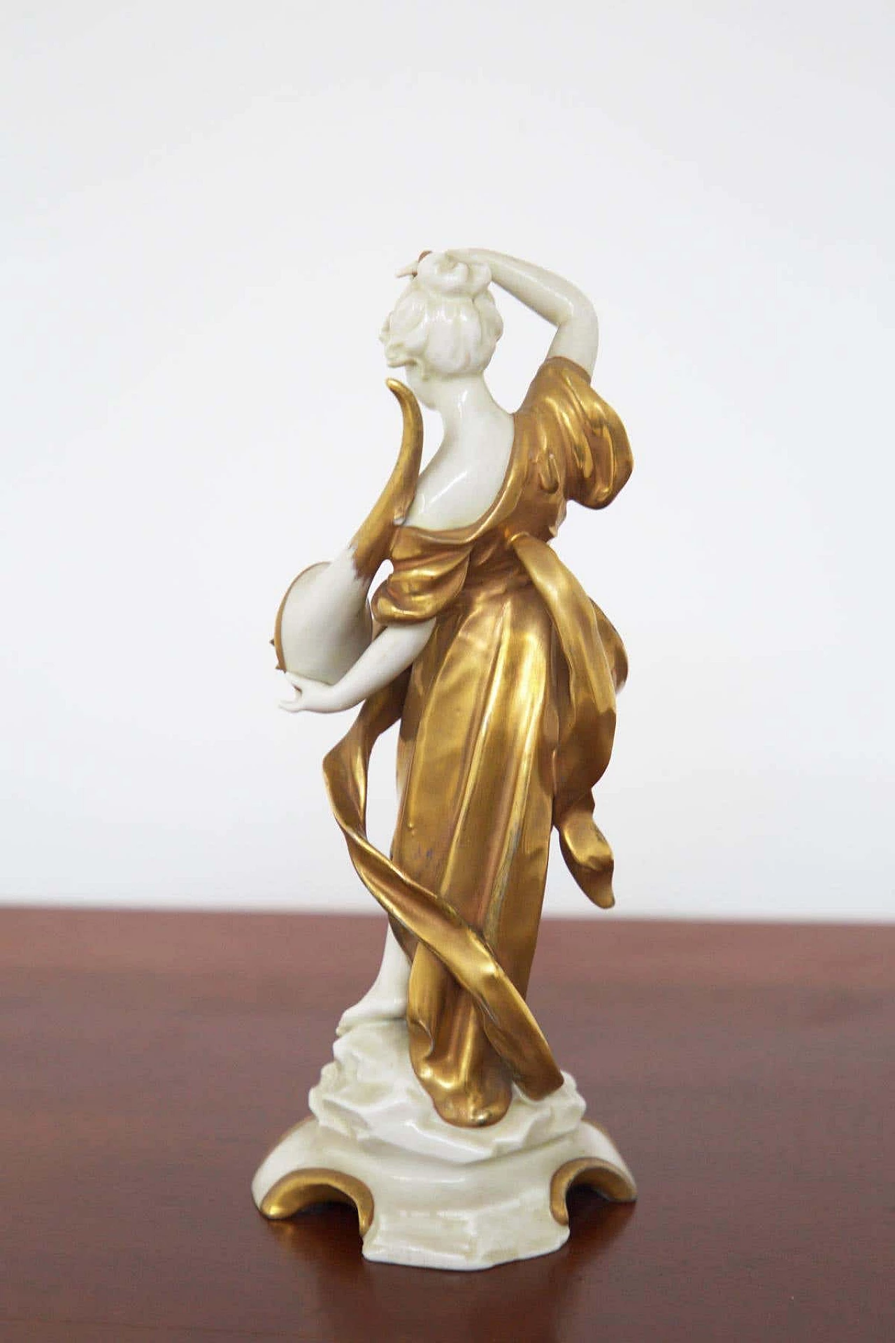 Statuette Cancer in gilded Capodimonte ceramic, early 20th century 2